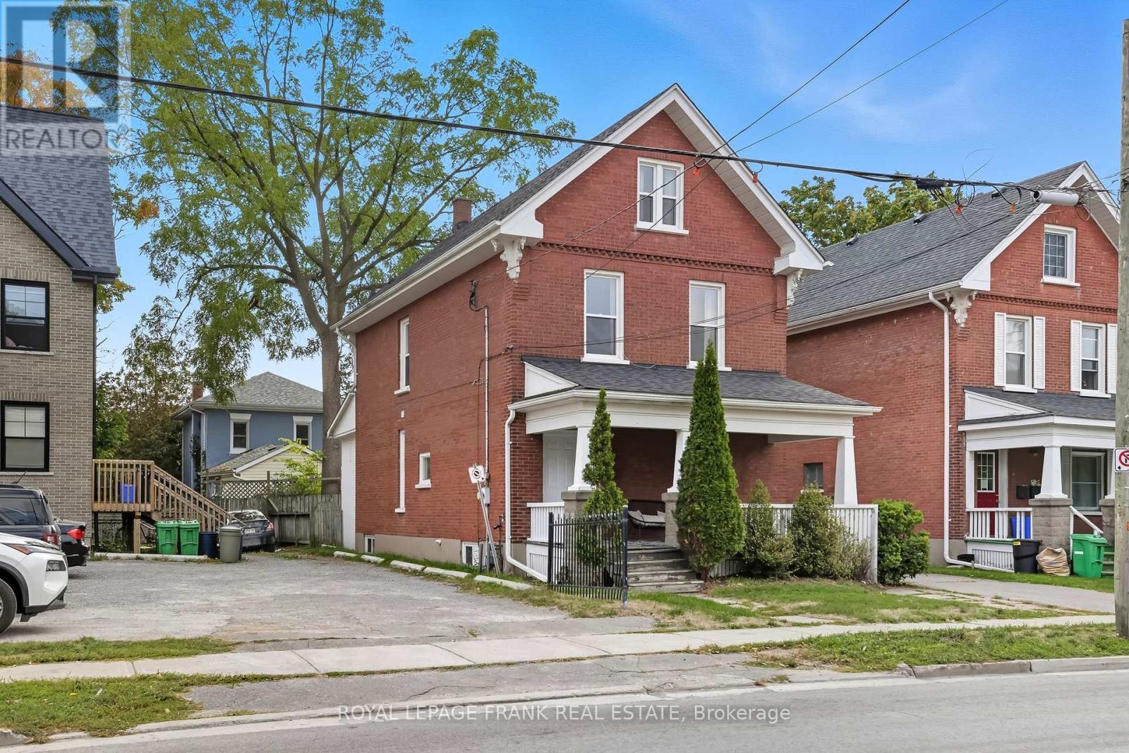 












798 GEORGE STREET N

,
Peterborough (Northcrest Ward 5),




Ontario
K9H3T5

