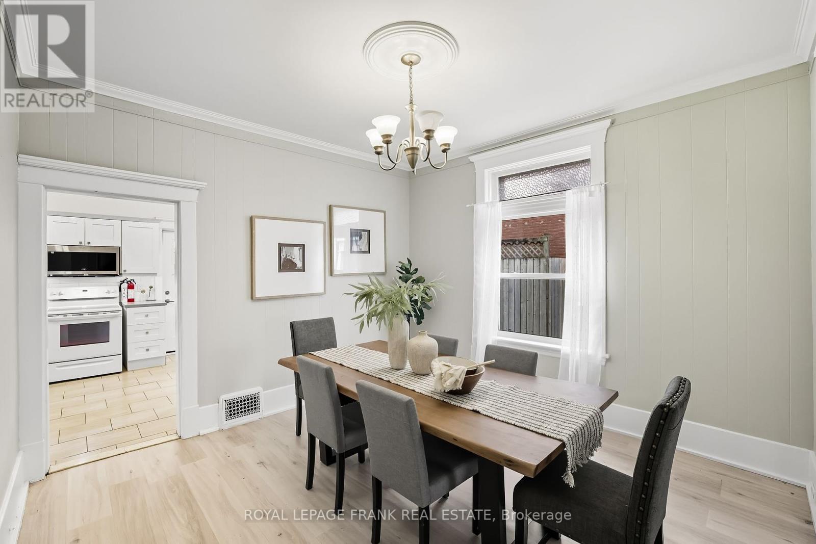 












798 GEORGE STREET N

,
Peterborough (Northcrest Ward 5),




Ontario
K9H3T5

