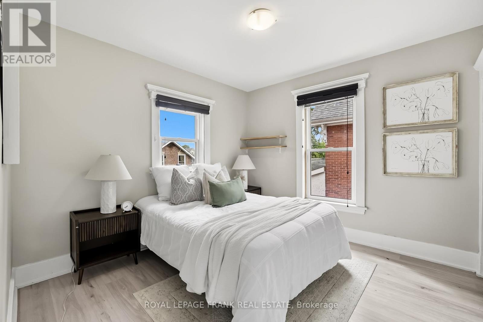 












798 GEORGE STREET N

,
Peterborough (Northcrest Ward 5),




Ontario
K9H3T5

