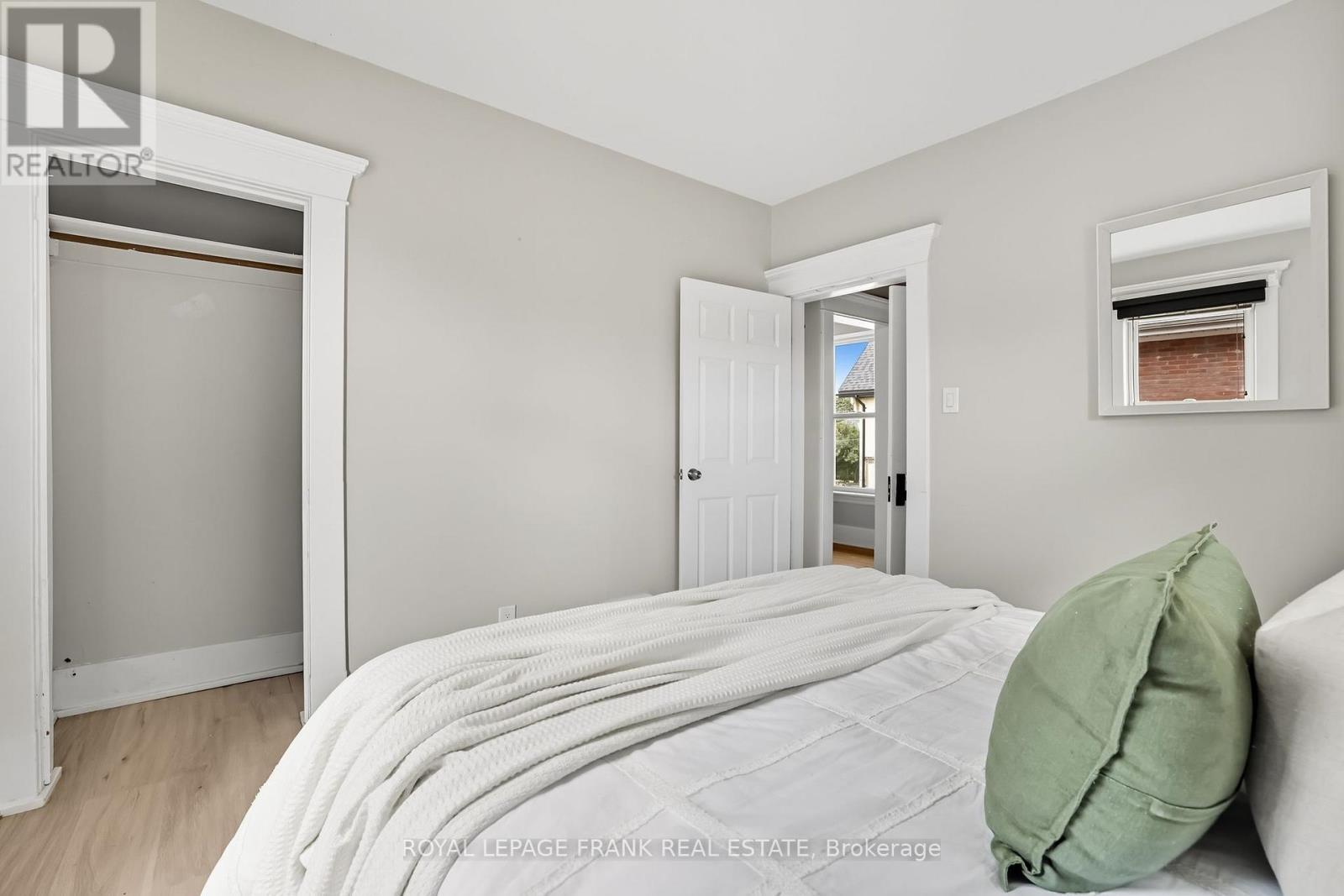 












798 GEORGE STREET N

,
Peterborough (Northcrest Ward 5),




Ontario
K9H3T5

