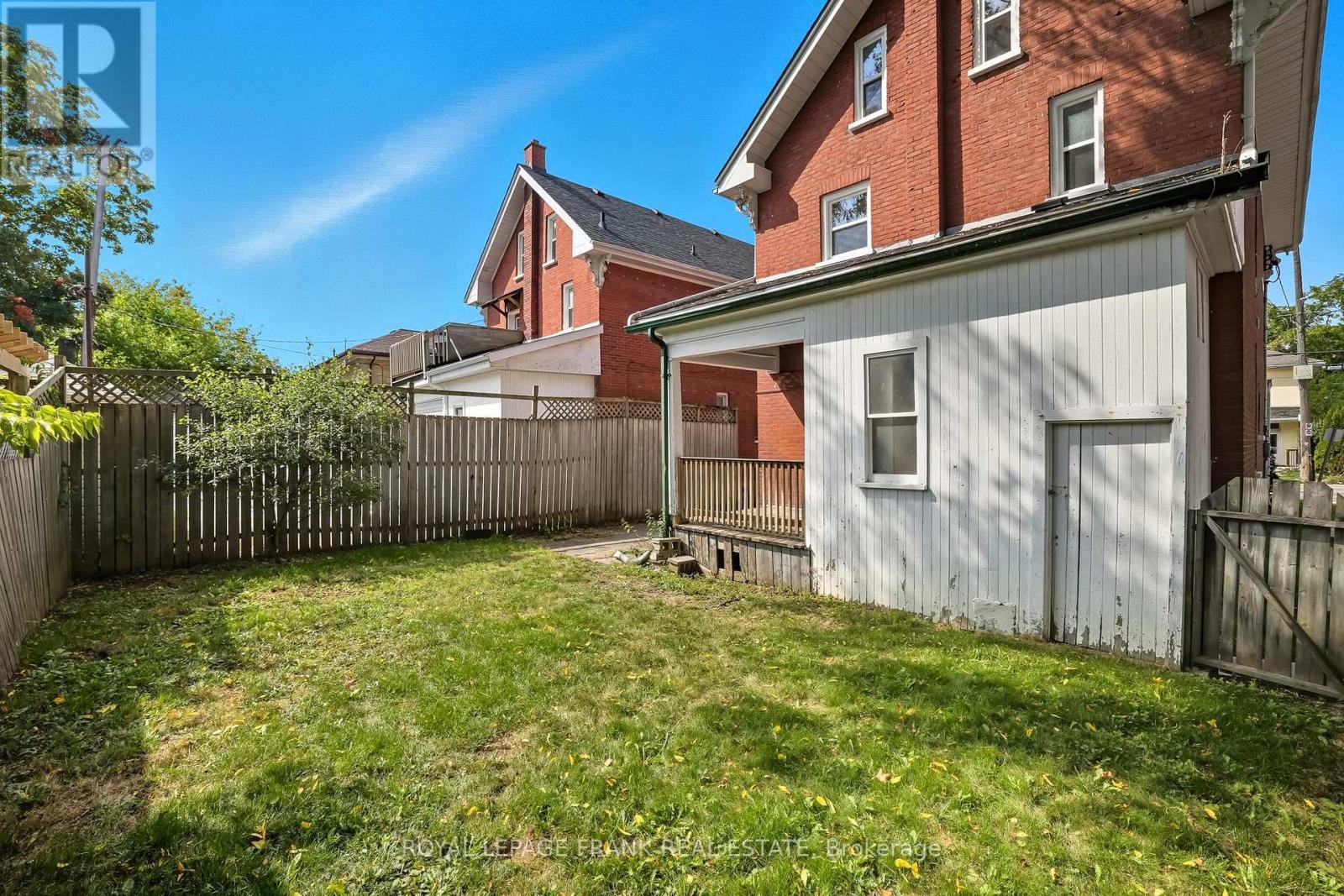 












798 GEORGE STREET N

,
Peterborough (Northcrest Ward 5),




Ontario
K9H3T5

