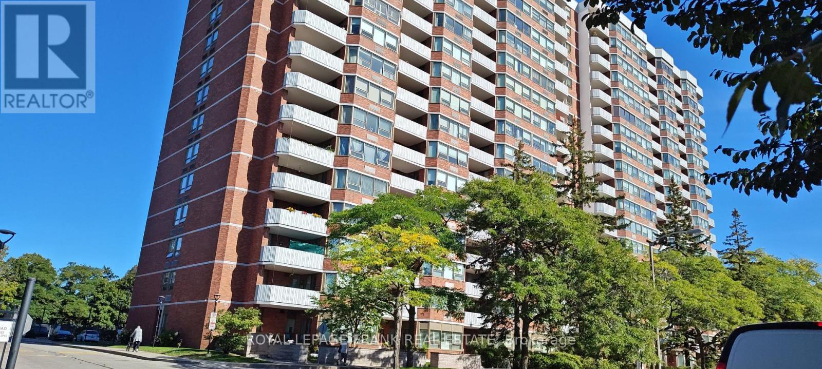 












1908 - 121 LING ROAD

,
Toronto (West Hill),




Ontario
M1E4Y2

