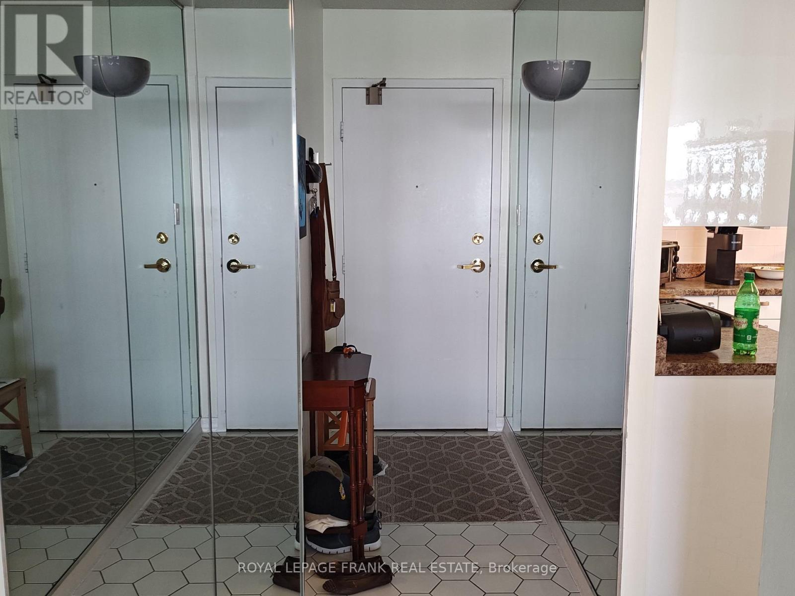 












1908 - 121 LING ROAD

,
Toronto (West Hill),




Ontario
M1E4Y2

