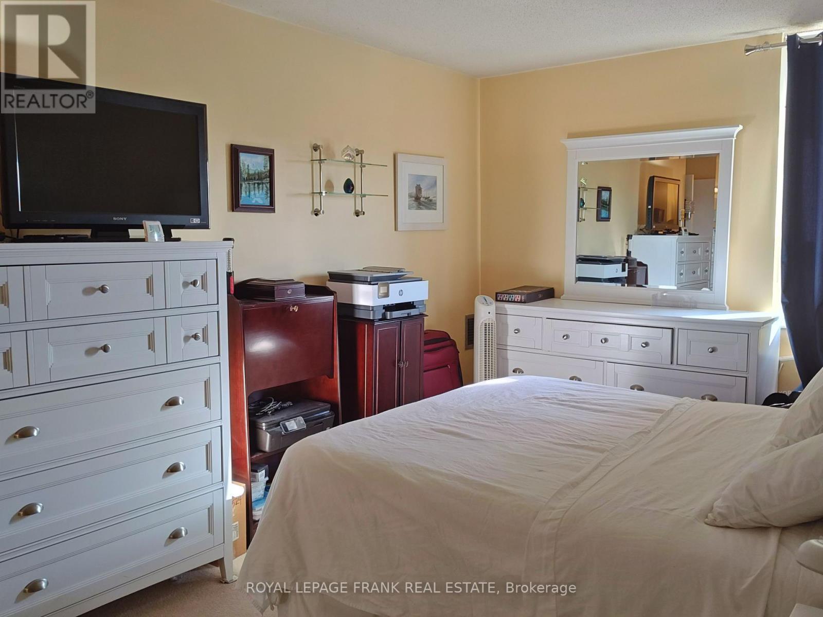 












1908 - 121 LING ROAD

,
Toronto (West Hill),




Ontario
M1E4Y2

