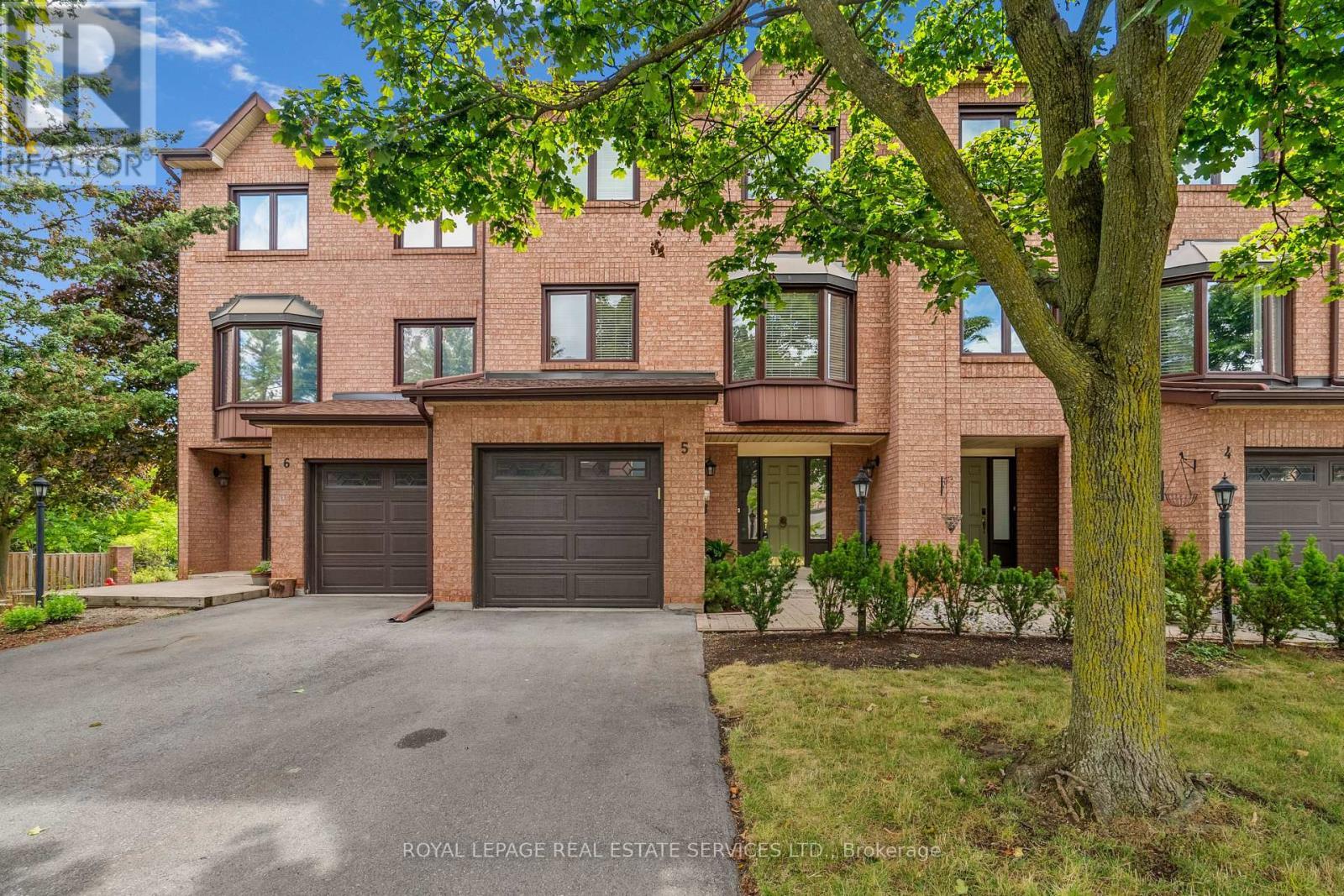 












5 - 1100 QUEENS AVENUE

,
Oakville,




Ontario
L6H2B5

