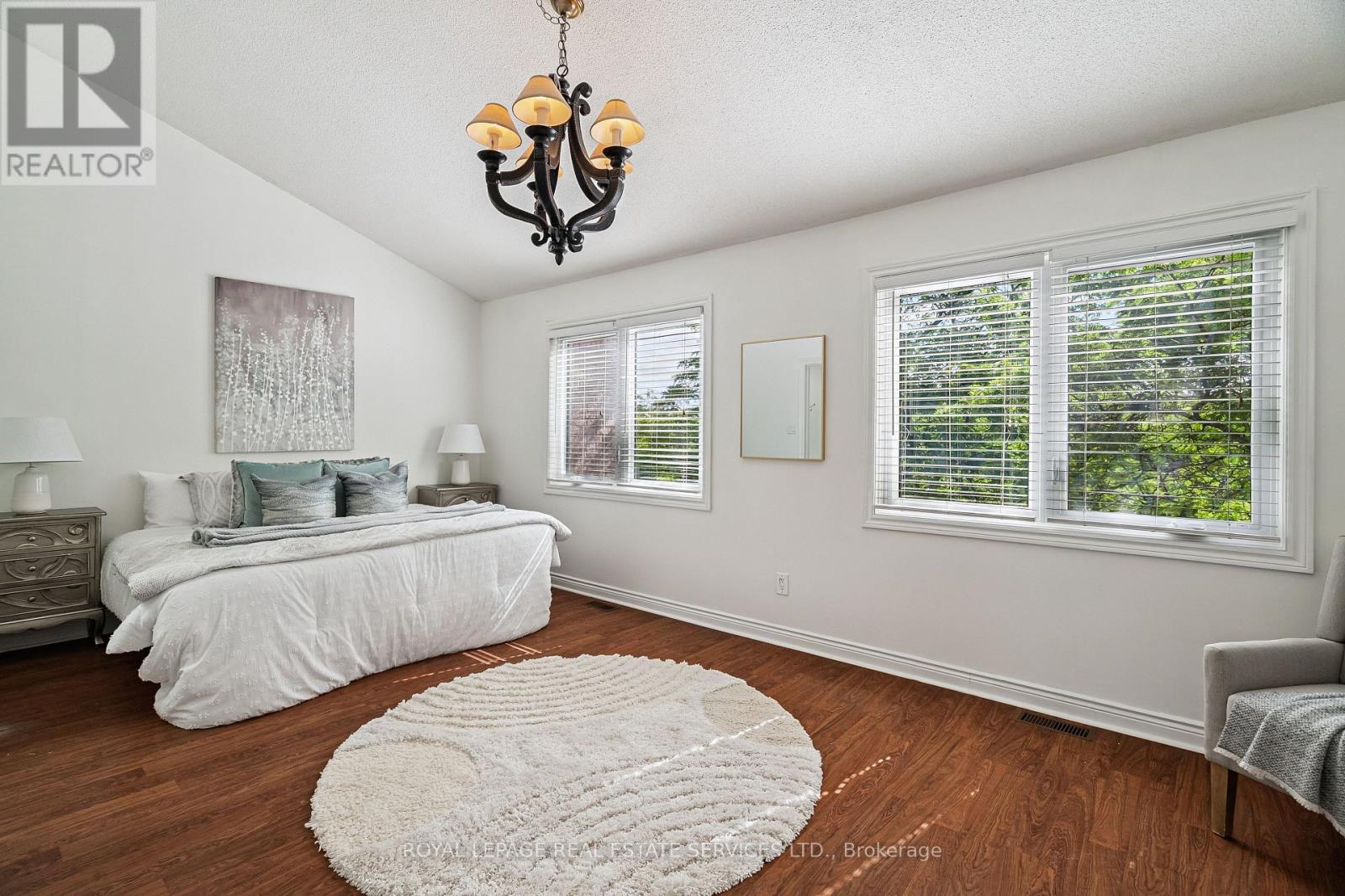 












5 - 1100 QUEENS AVENUE

,
Oakville,




Ontario
L6H2B5

