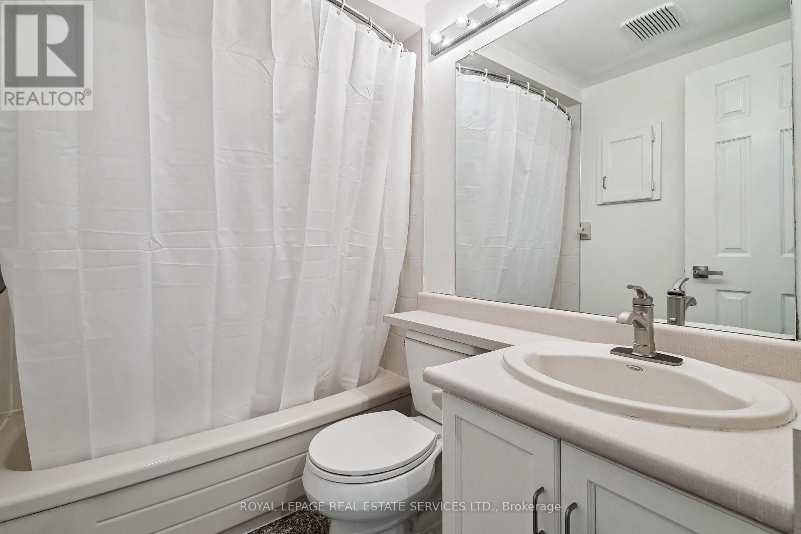 












5 - 1100 QUEENS AVENUE

,
Oakville,




Ontario
L6H2B5

