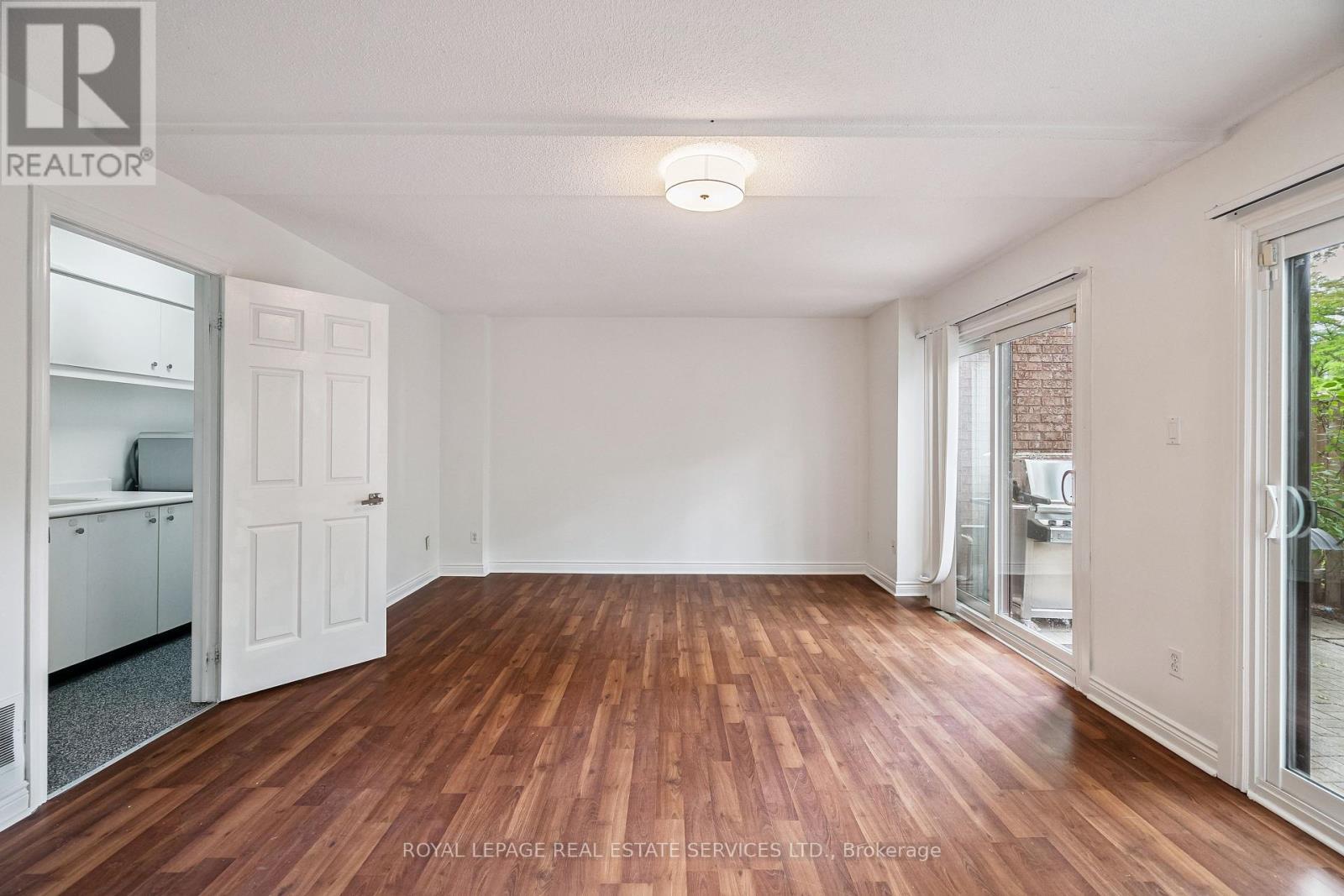 












5 - 1100 QUEENS AVENUE

,
Oakville,




Ontario
L6H2B5

