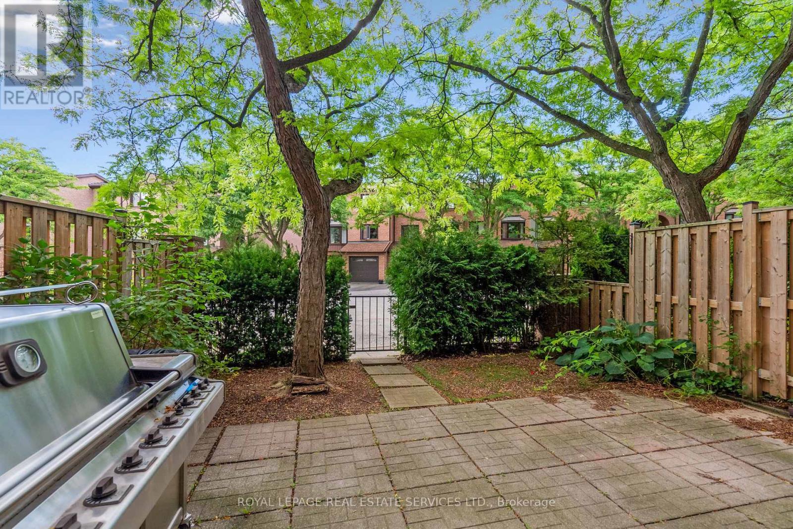 












5 - 1100 QUEENS AVENUE

,
Oakville,




Ontario
L6H2B5

