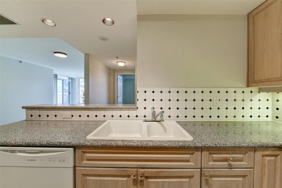









1152


Sunset

Drive, 606,
Kelowna,




BC
V1Y 9R7

