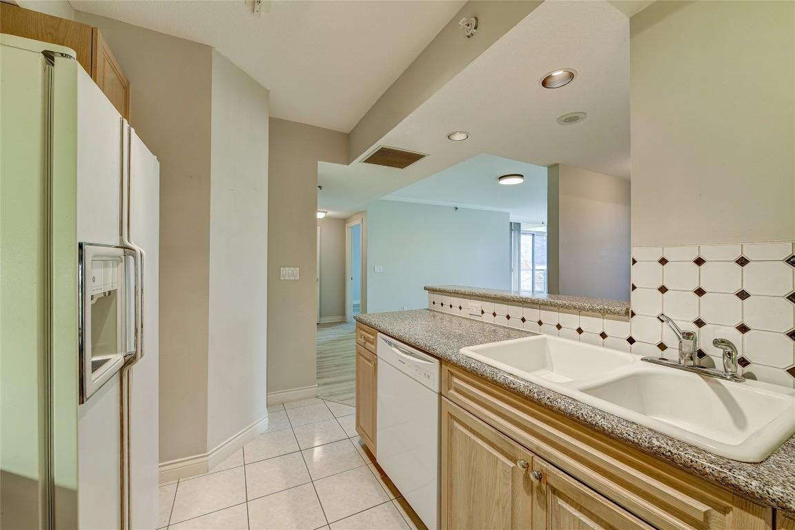 









1152


Sunset

Drive, 606,
Kelowna,




BC
V1Y 9R7

