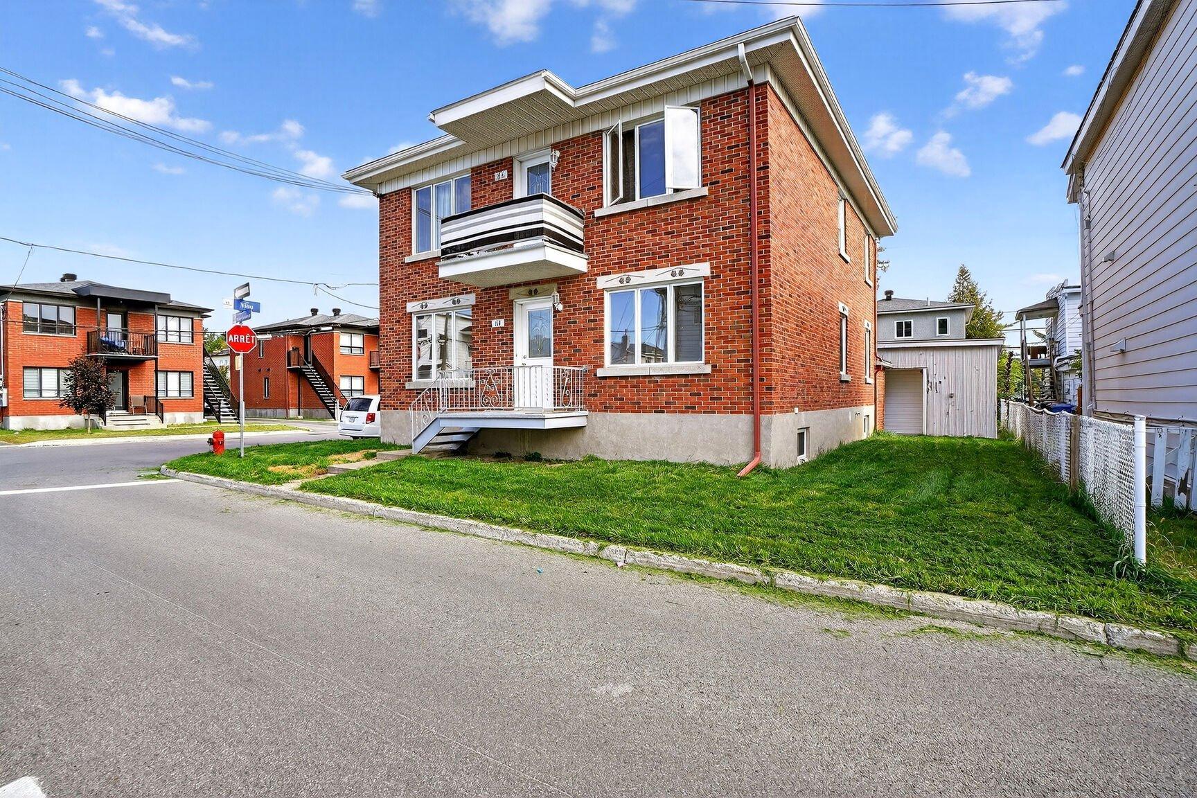 









84

 - 86


Rue St-Lambert

,
Sainte-Thérèse,




QC
J7E2K3

