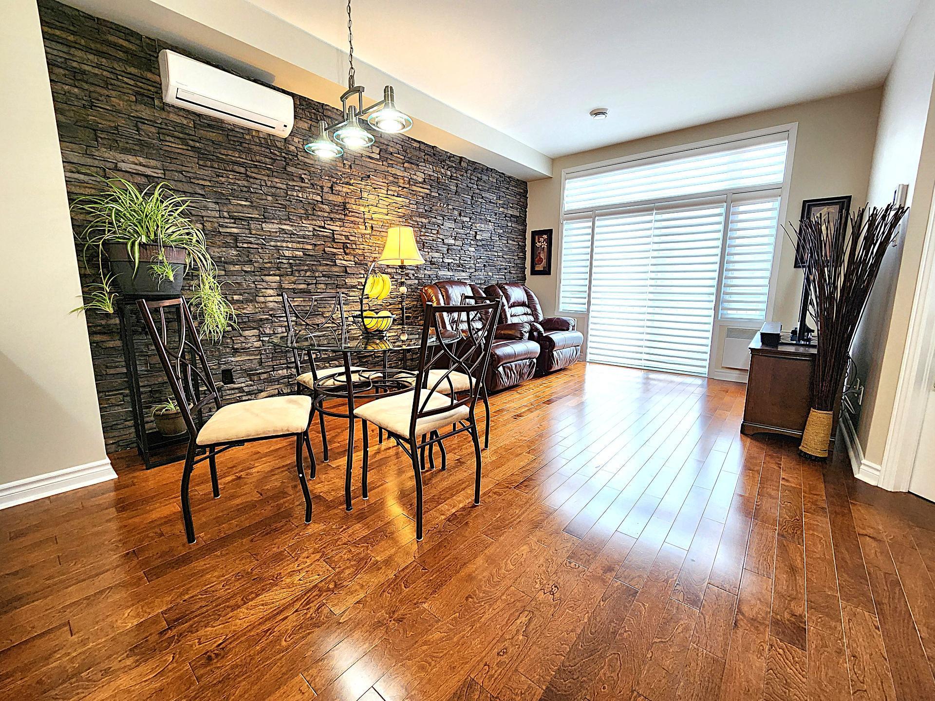 









2264


Rue Victoria

, 7,
Montréal (Lachine),




QC
H8S1Z3

