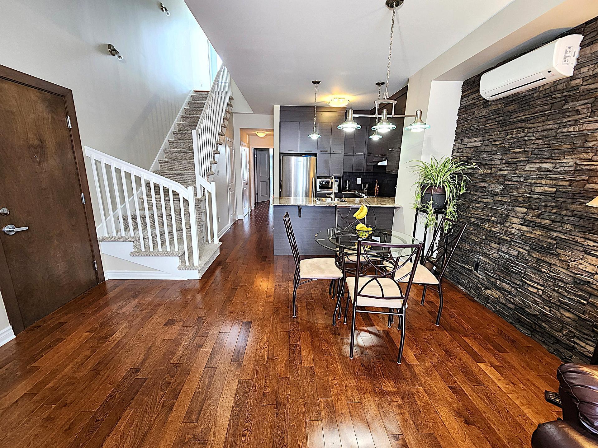 









2264


Rue Victoria

, 7,
Montréal (Lachine),




QC
H8S1Z3

