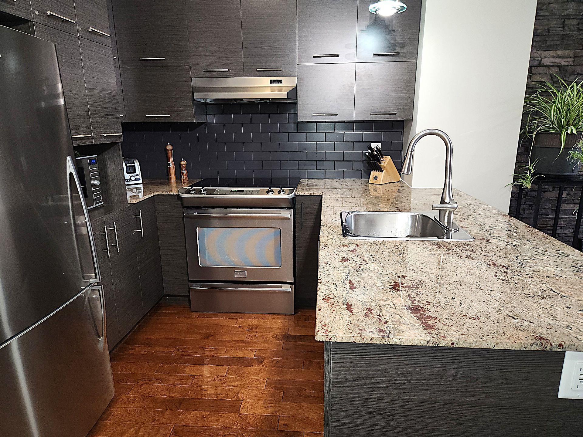 









2264


Rue Victoria

, 7,
Montréal (Lachine),




QC
H8S1Z3

