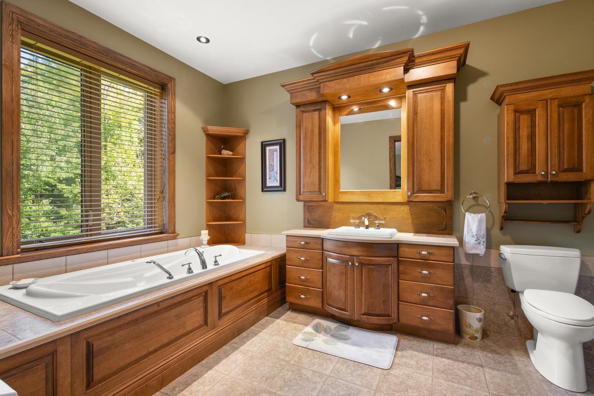 









123


Rue du Domaine-Brome

,
Lac-Brome,




QC
J0E1R0

