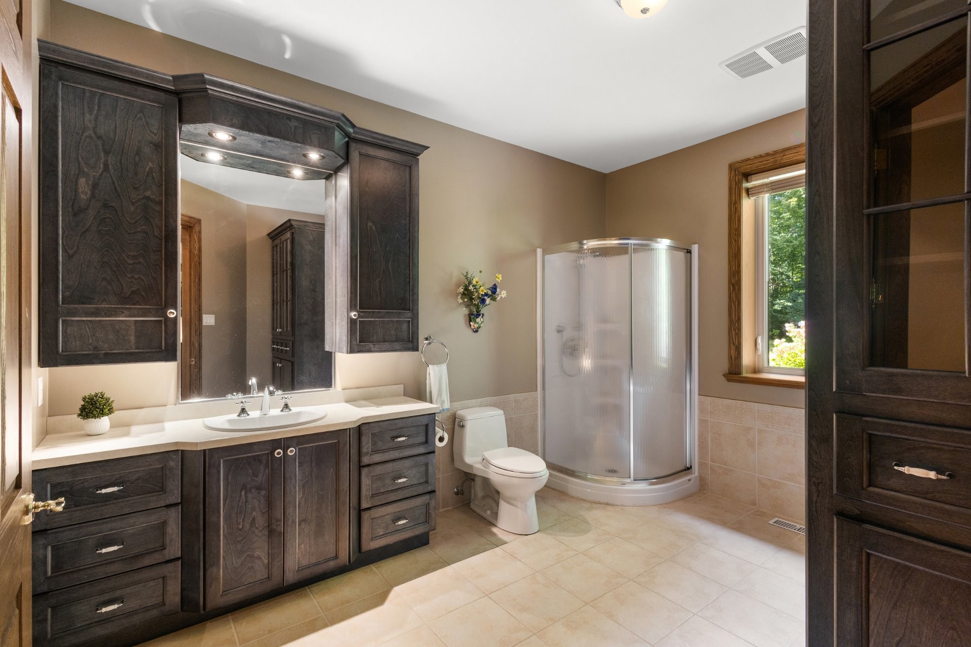 









123


Rue du Domaine-Brome

,
Lac-Brome,




QC
J0E1R0

