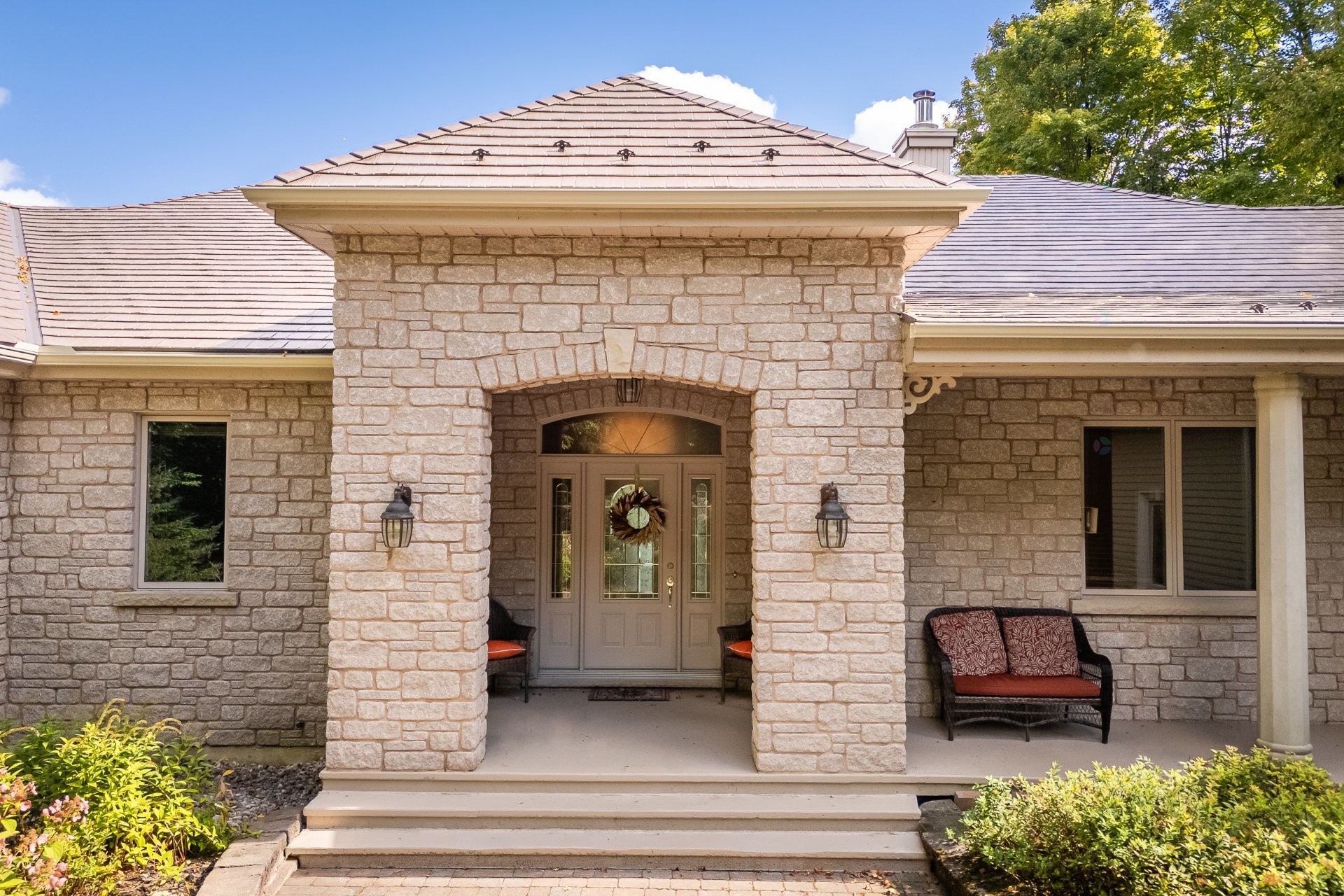 









123


Rue du Domaine-Brome

,
Lac-Brome,




QC
J0E1R0

