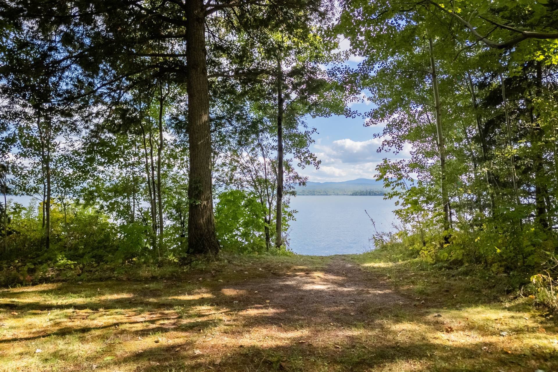 









123


Rue du Domaine-Brome

,
Lac-Brome,




QC
J0E1R0

