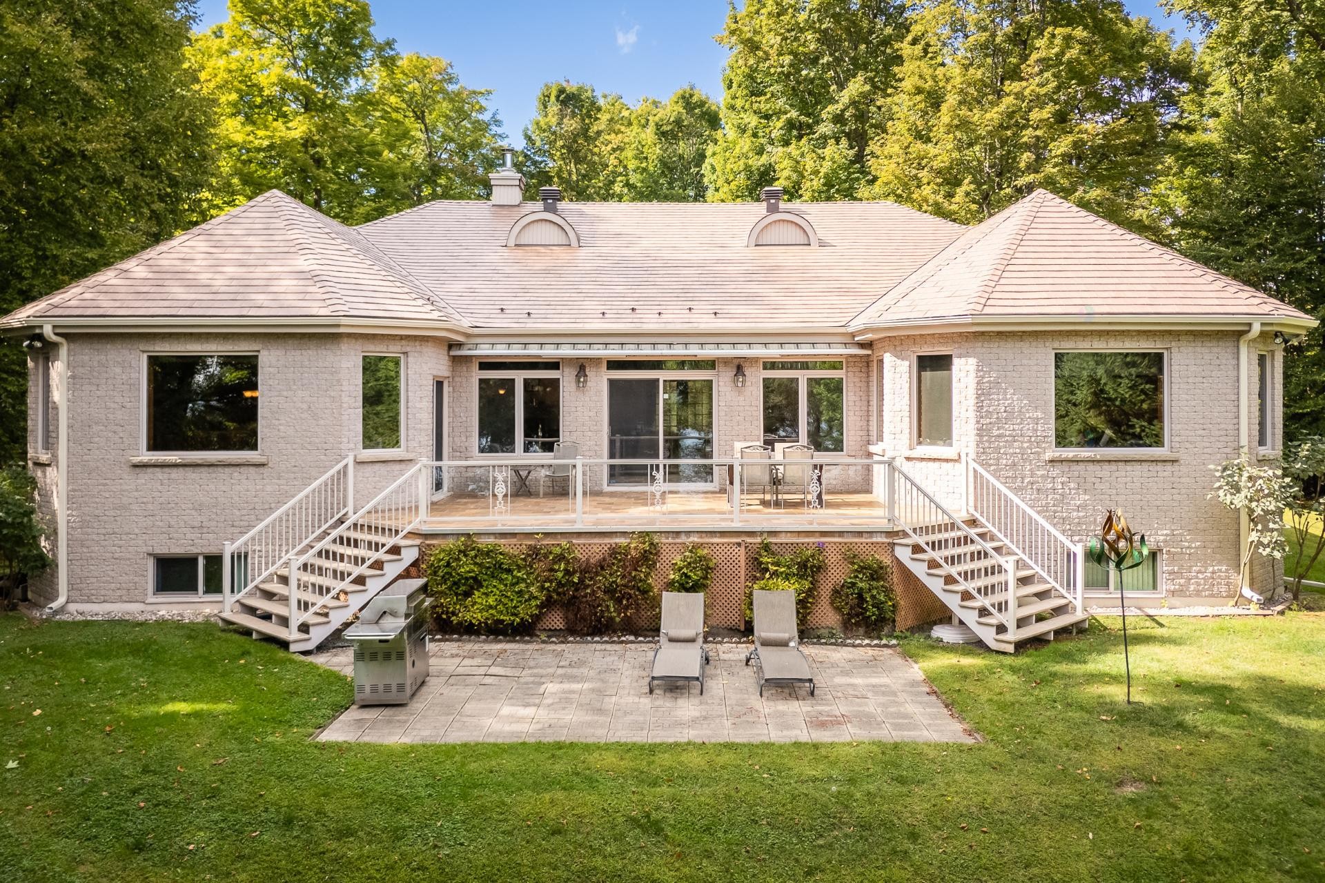 









123


Rue du Domaine-Brome

,
Lac-Brome,




QC
J0E1R0

