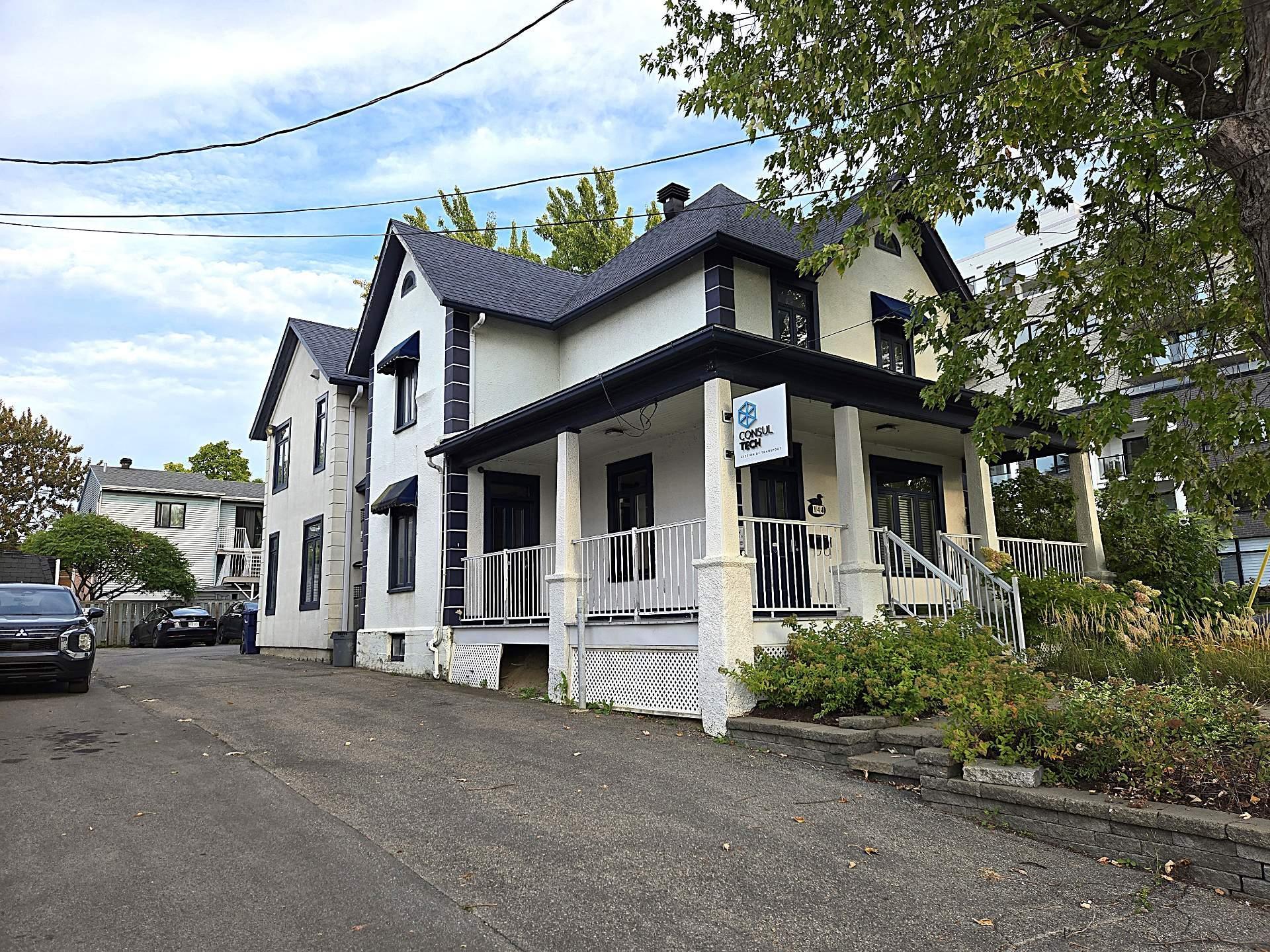 









144


Boul. Curé-Labelle

,
Laval (Sainte-Rose),




QC
H7L2Z4

