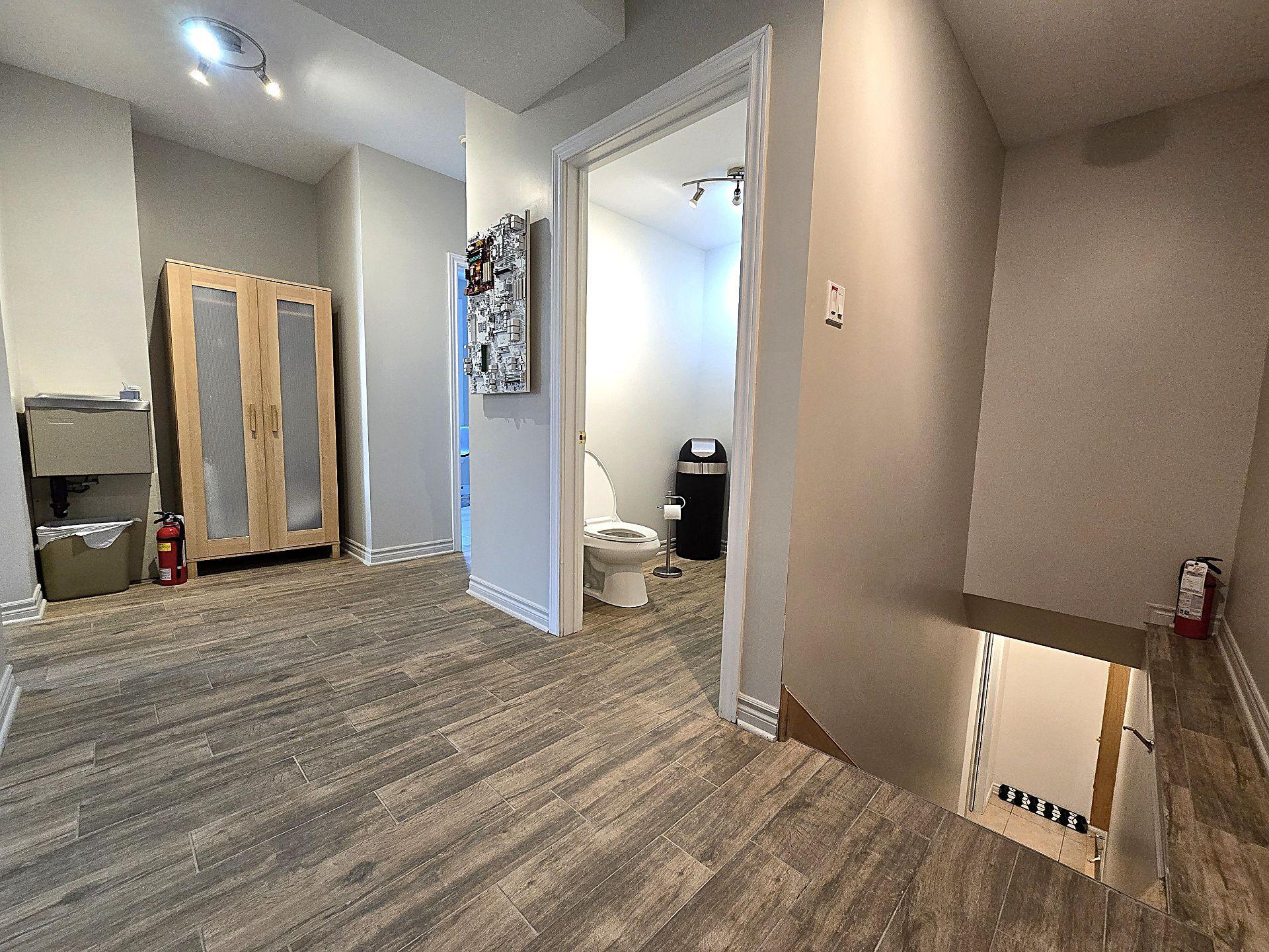 









144


Boul. Curé-Labelle

,
Laval (Sainte-Rose),




QC
H7L2Z4

