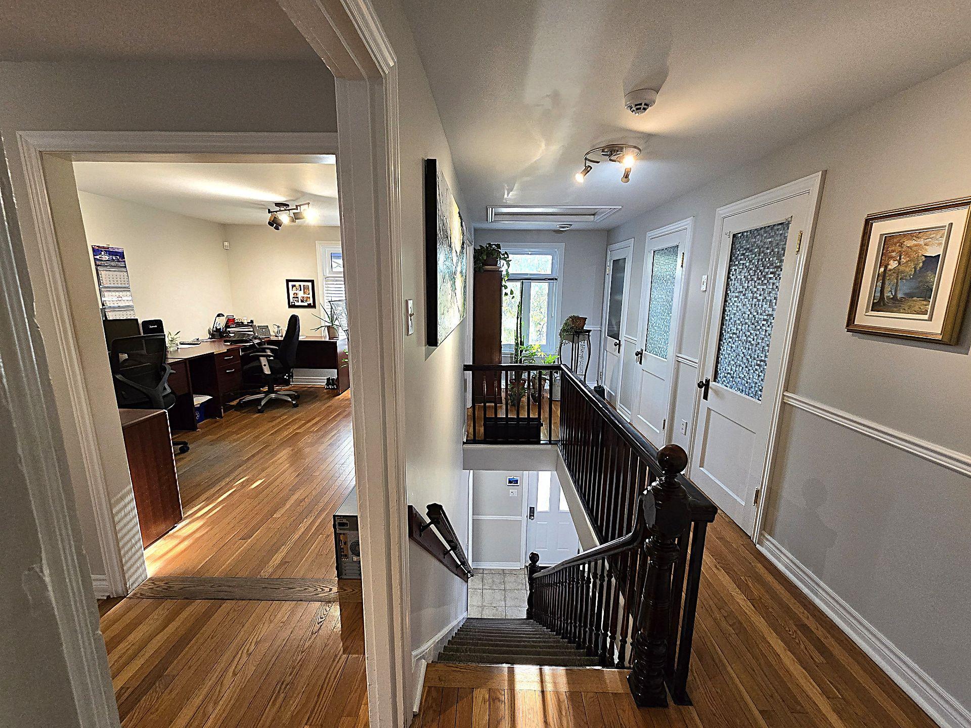 









144


Boul. Curé-Labelle

,
Laval (Sainte-Rose),




QC
H7L2Z4

