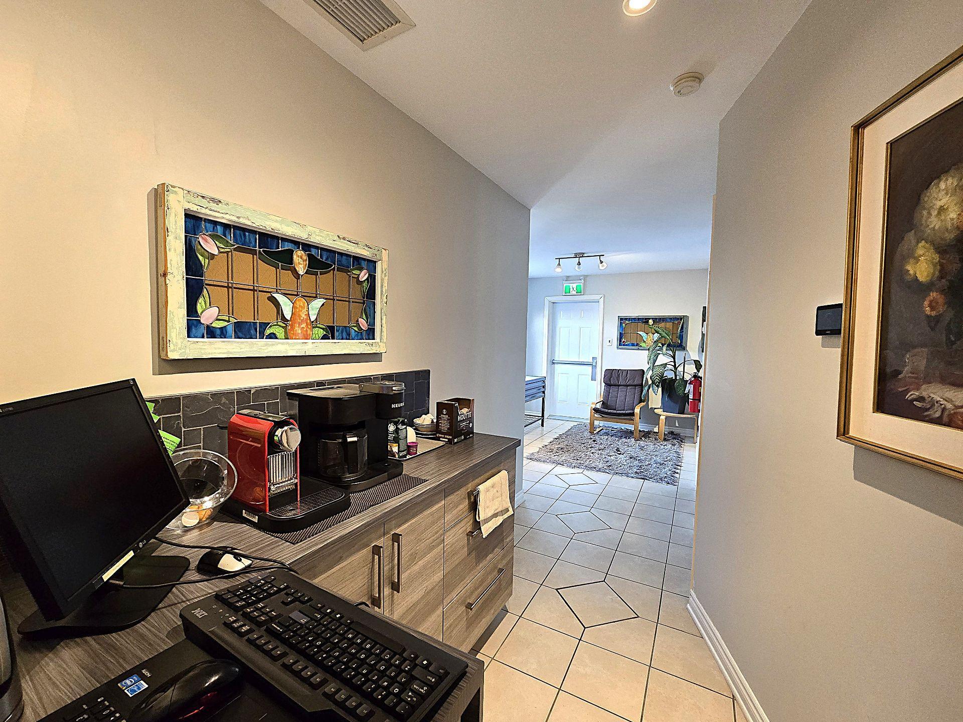 









144


Boul. Curé-Labelle

,
Laval (Sainte-Rose),




QC
H7L2Z4

