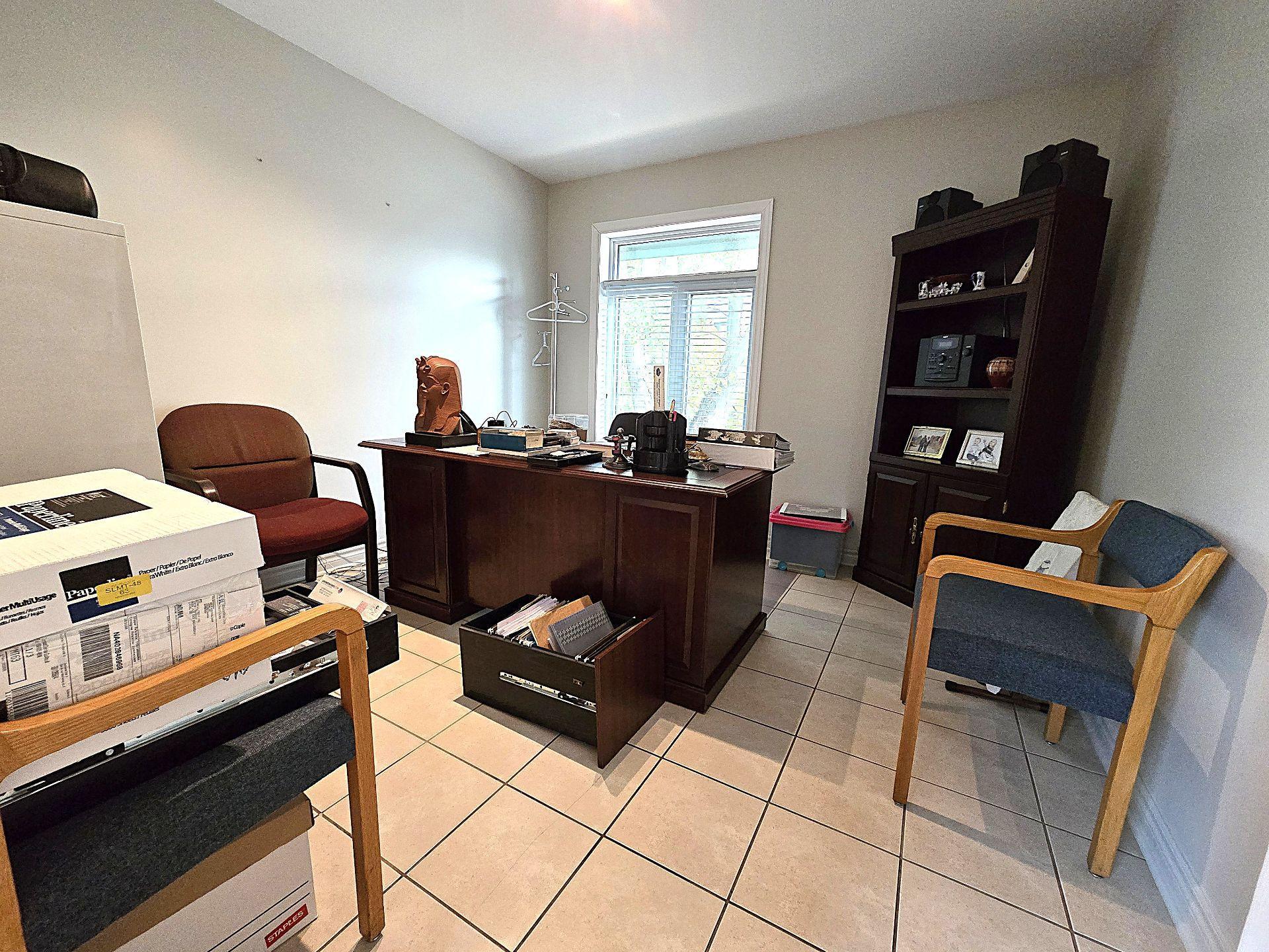 









144


Boul. Curé-Labelle

,
Laval (Sainte-Rose),




QC
H7L2Z4

