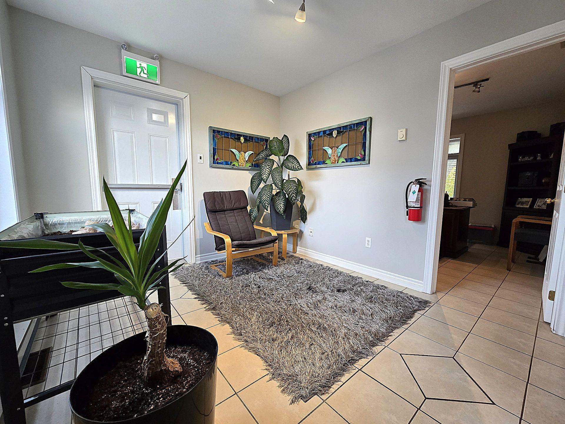 









144


Boul. Curé-Labelle

,
Laval (Sainte-Rose),




QC
H7L2Z4

