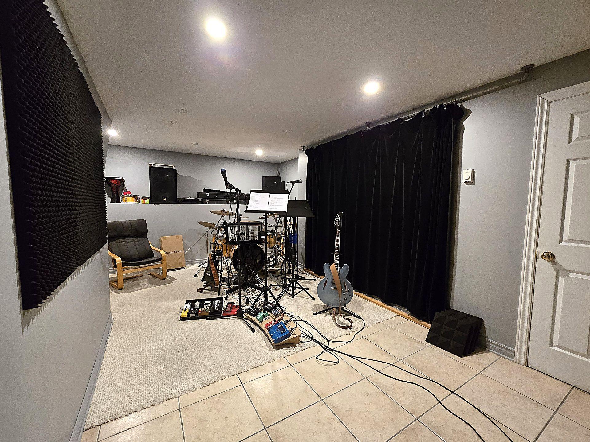 









144


Boul. Curé-Labelle

,
Laval (Sainte-Rose),




QC
H7L2Z4

