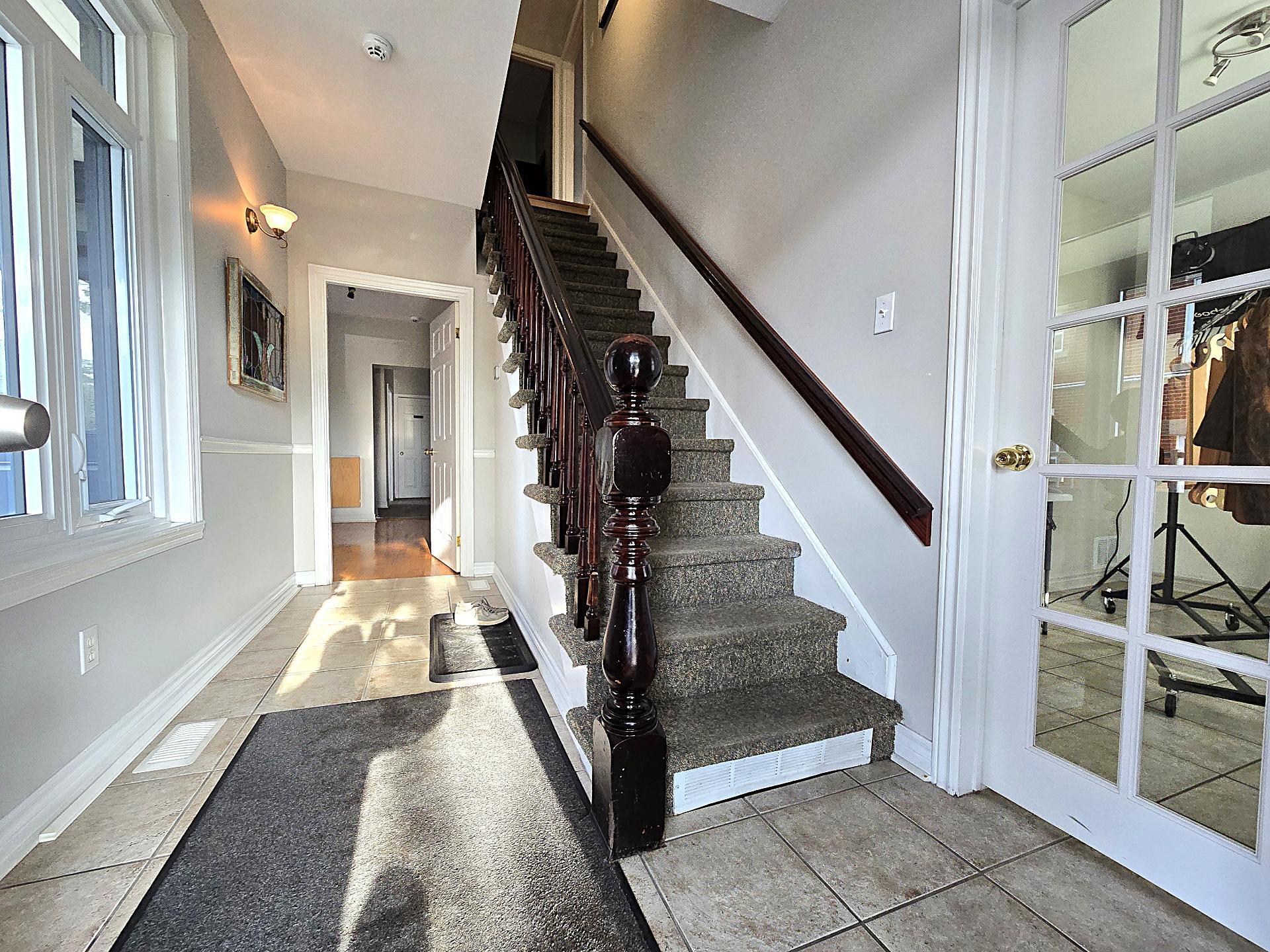 









144


Boul. Curé-Labelle

,
Laval (Sainte-Rose),




QC
H7L2Z4

