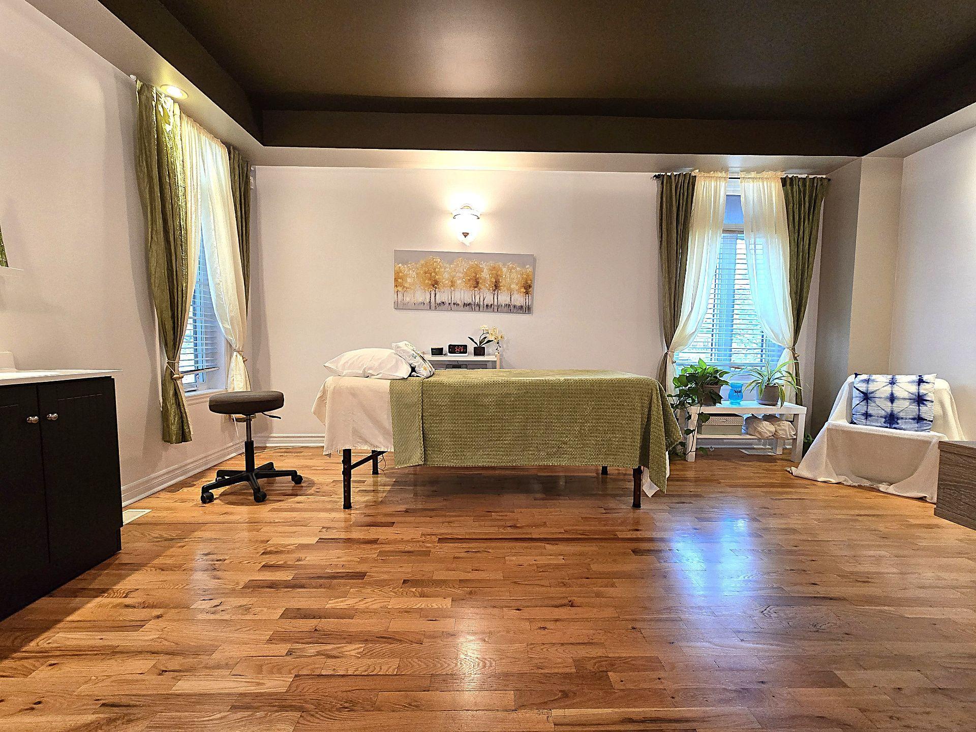 









144


Boul. Curé-Labelle

,
Laval (Sainte-Rose),




QC
H7L2Z4

