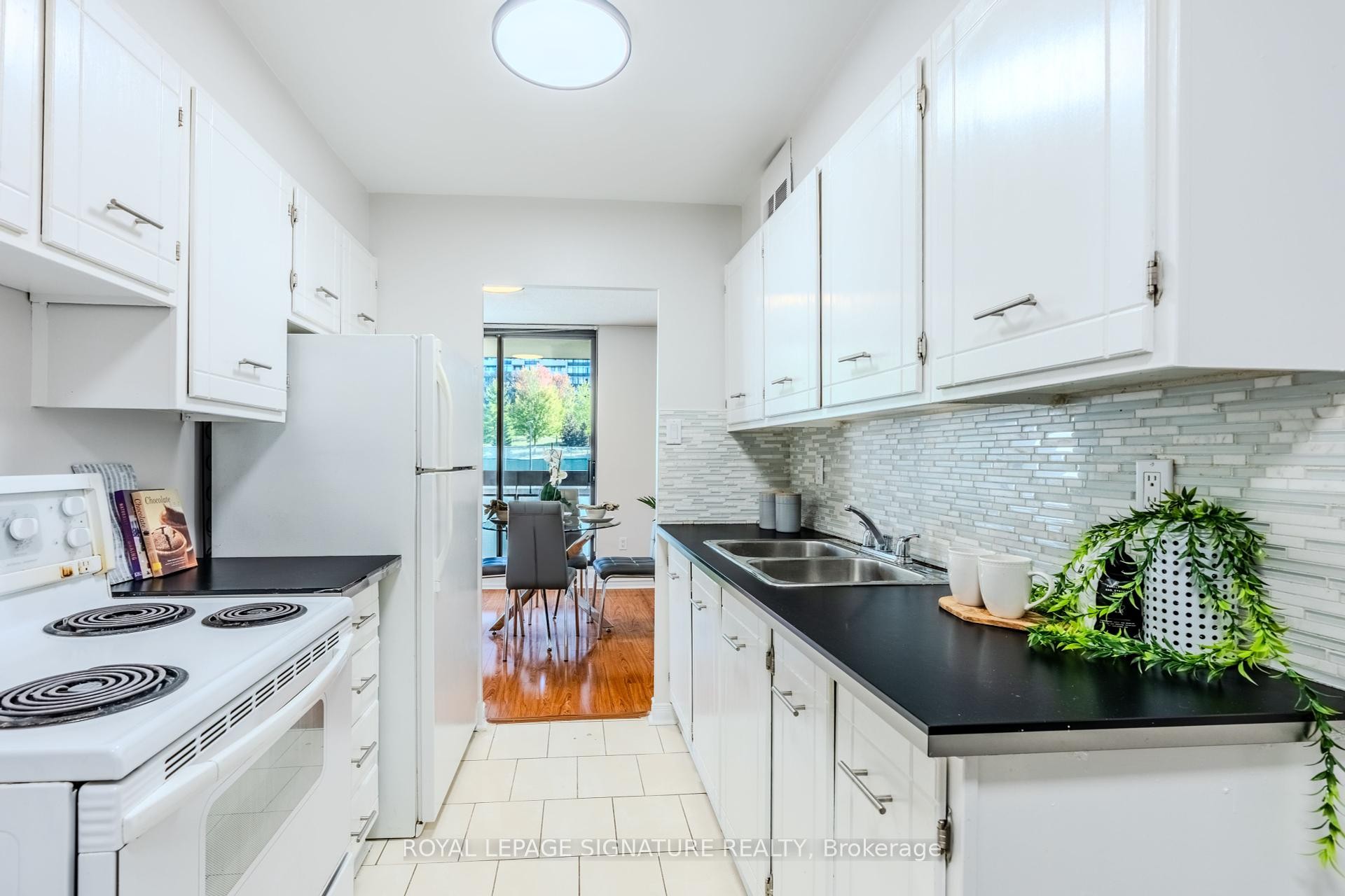 









177


Linus

Road, 315,
Toronto,




ON
M2J 4S5

