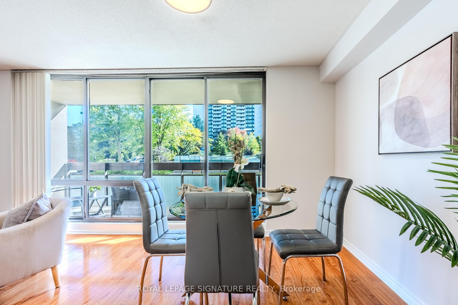 









177


Linus

Road, 315,
Toronto,




ON
M2J 4S5

