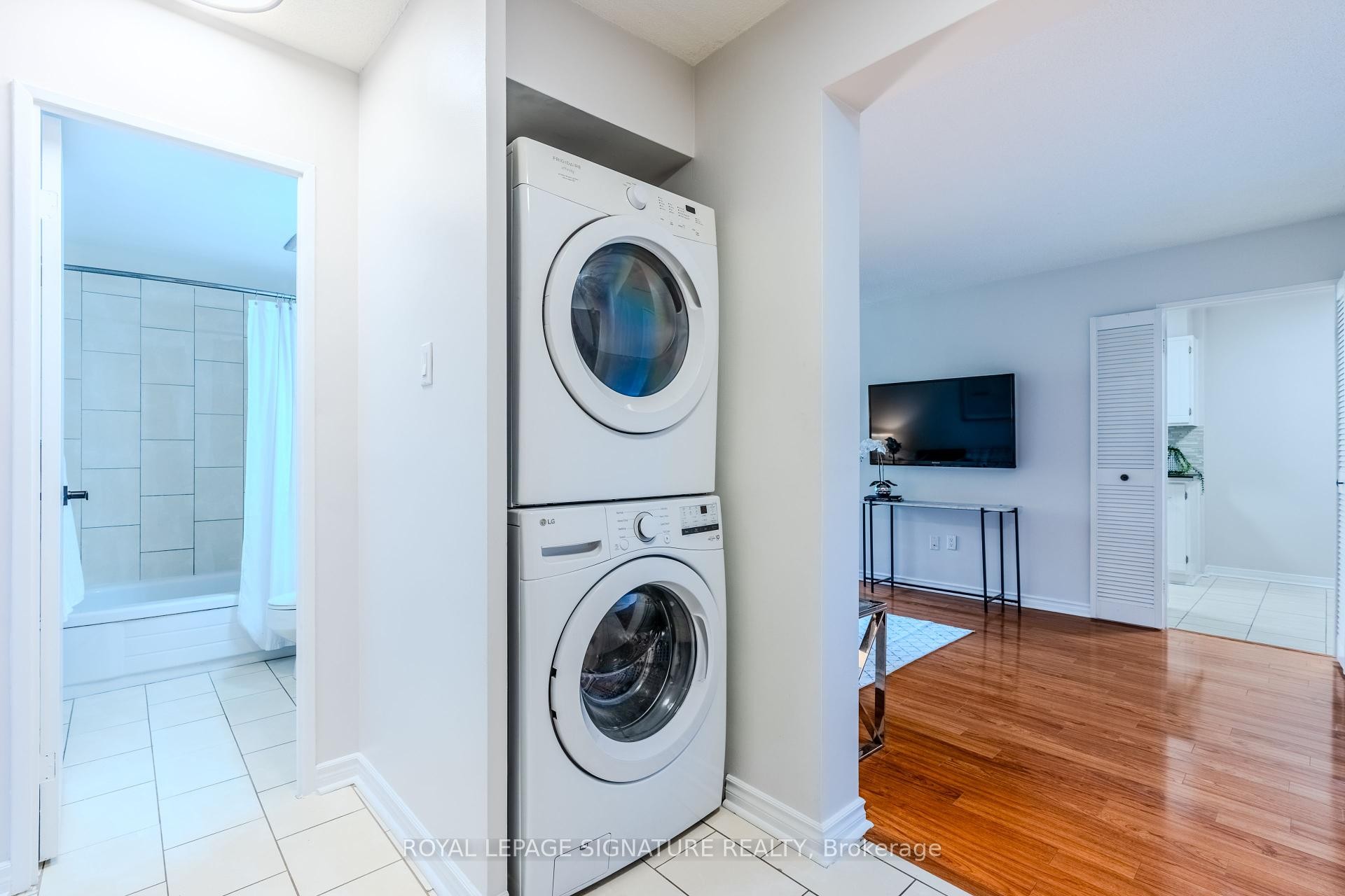 









177


Linus

Road, 315,
Toronto,




ON
M2J 4S5

