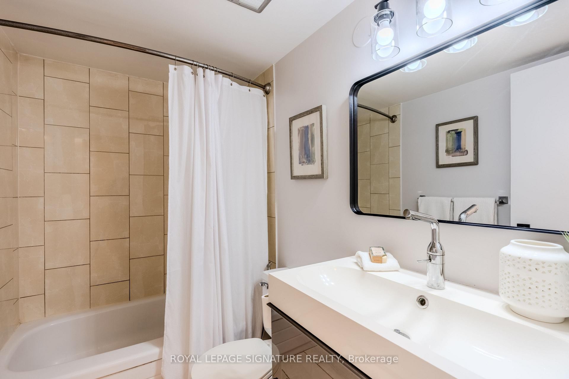 









177


Linus

Road, 315,
Toronto,




ON
M2J 4S5

