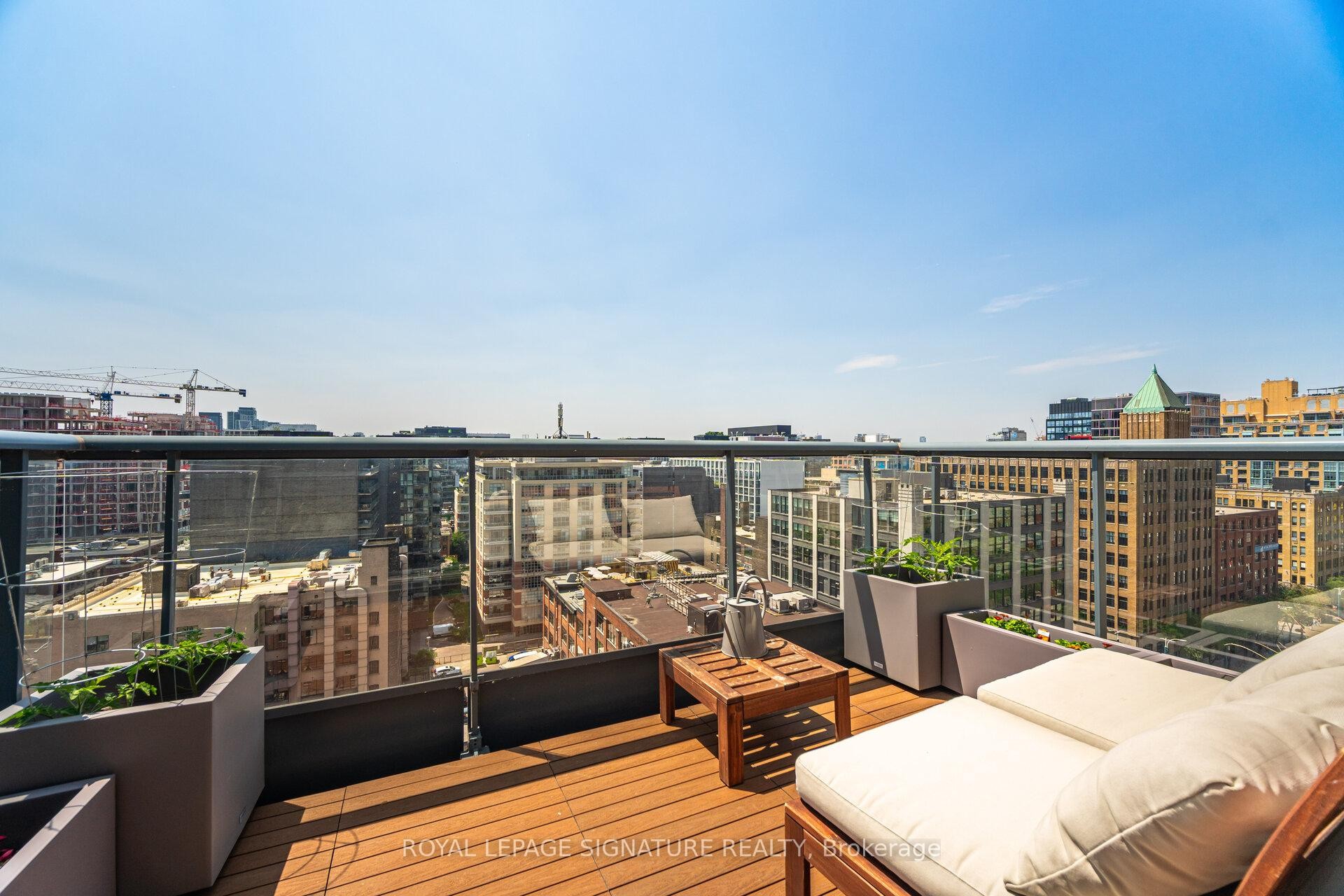 









438


King

Street West, 1405,
Toronto,




ON
M5V 3T9

