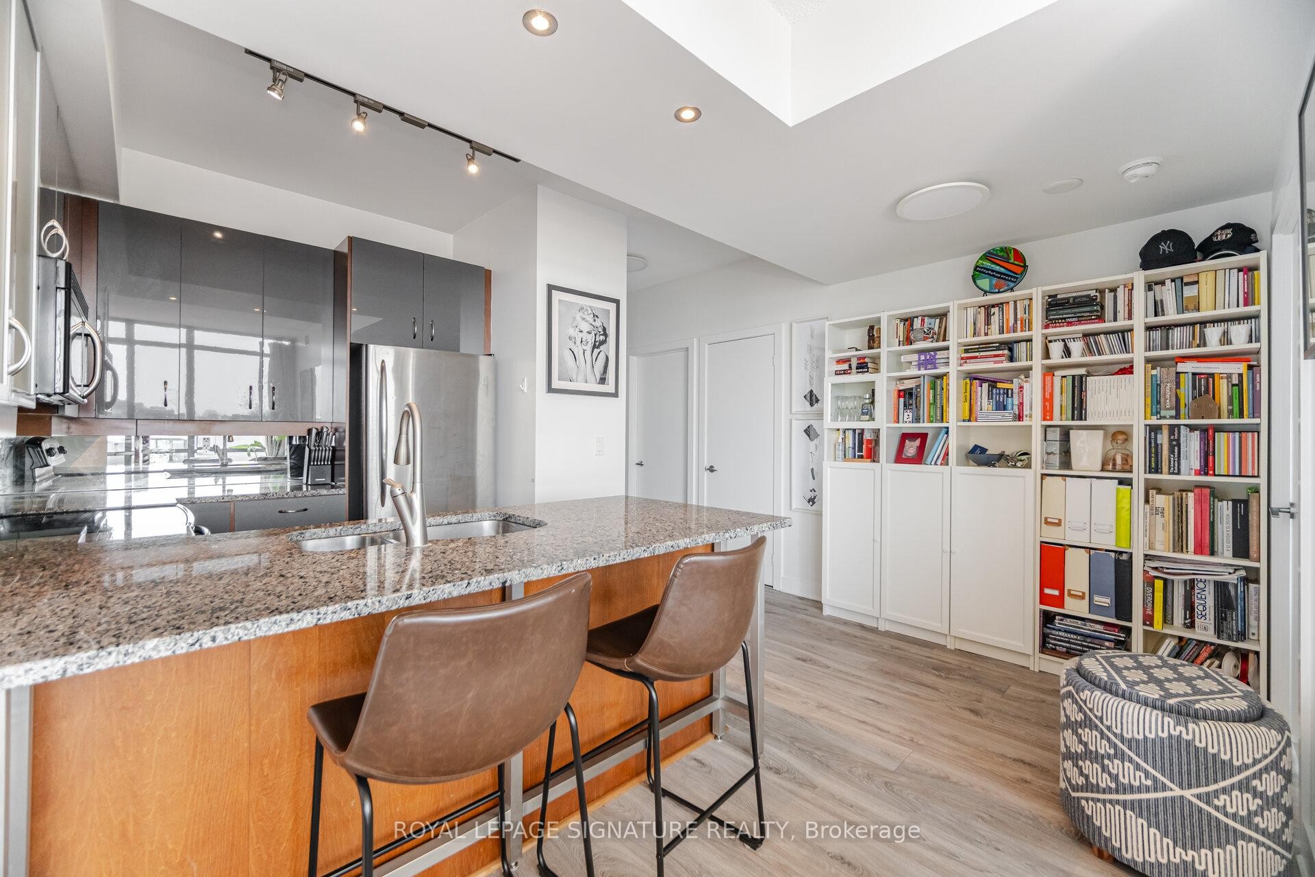 









438


King

Street West, 1405,
Toronto,




ON
M5V 3T9

