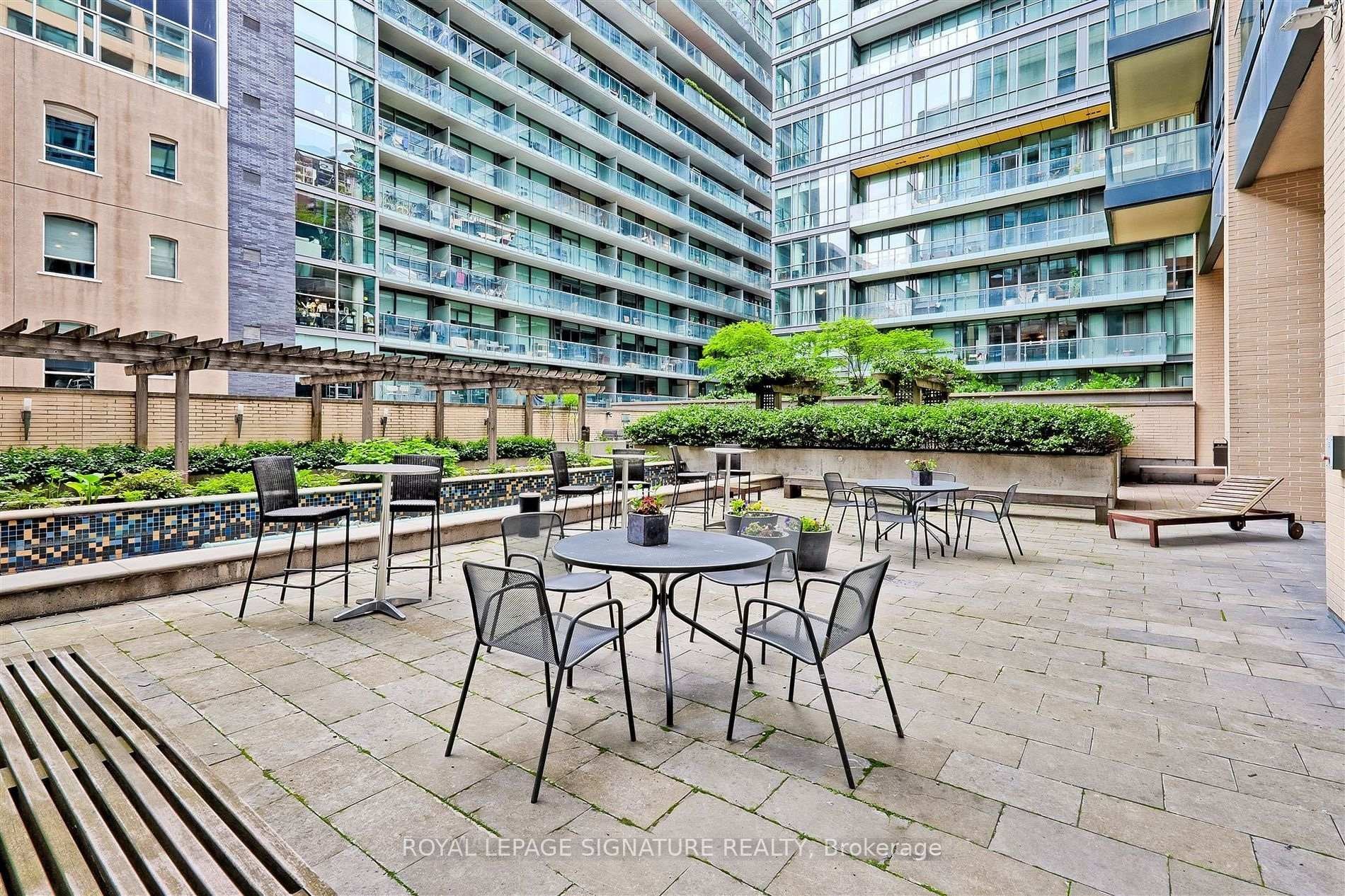 









438


King

Street West, 1405,
Toronto,




ON
M5V 3T9

