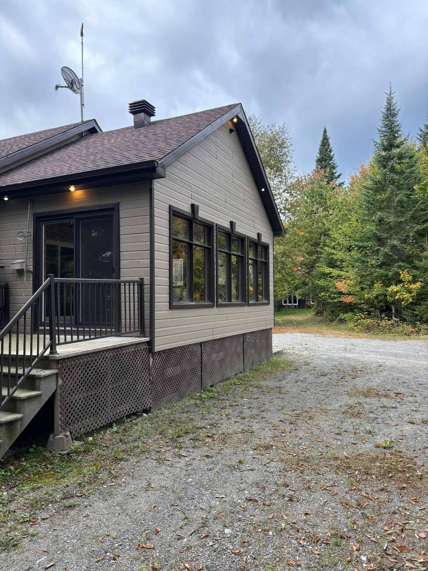 









193


Ch. Tawachiche E.

,
Lac-aux-Sables,




QC
G0X1M0


