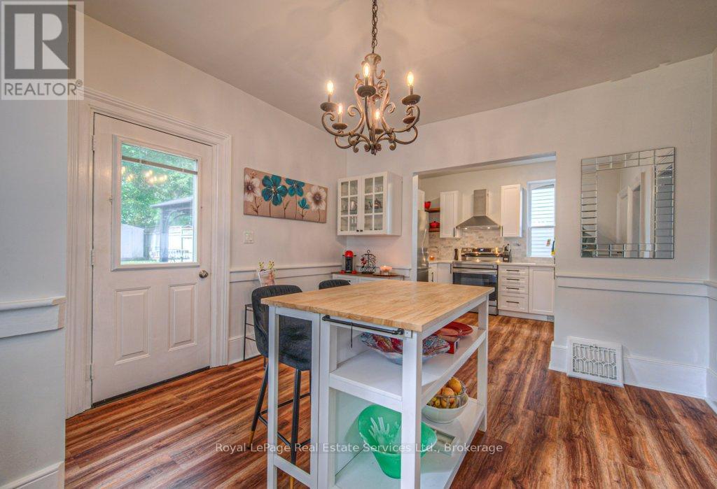 












92 ADAM STREET

,
Cambridge,




Ontario
N3C2K6

