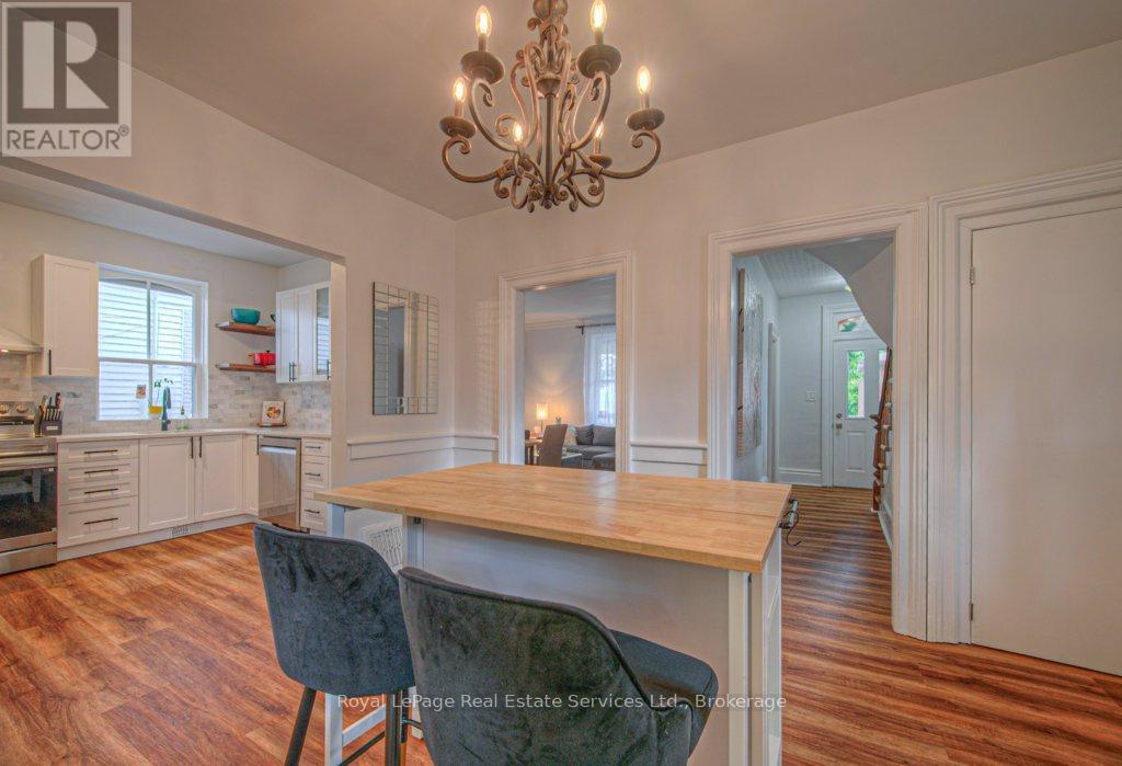 












92 ADAM STREET

,
Cambridge,




Ontario
N3C2K6

