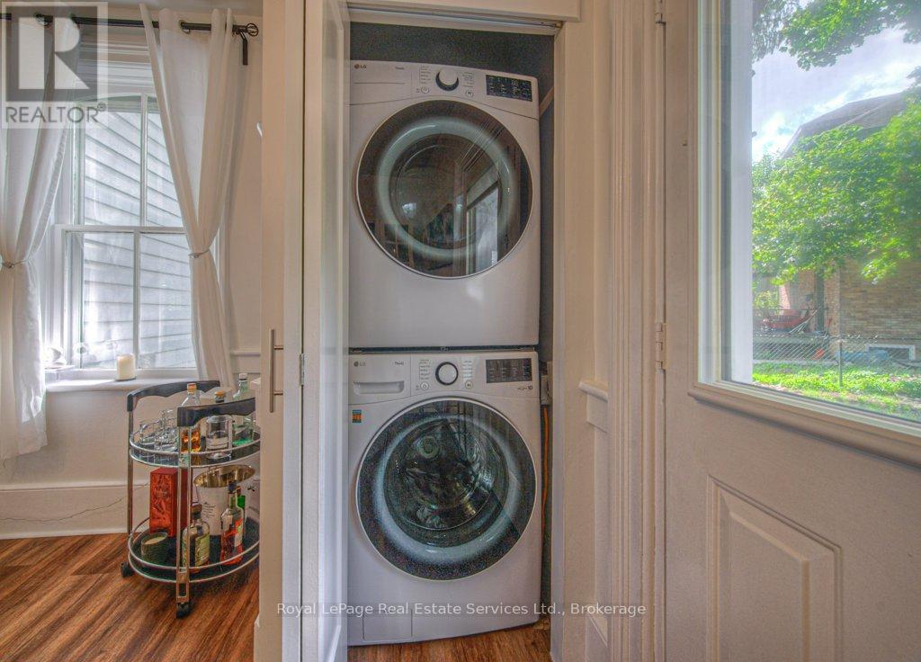 












92 ADAM STREET

,
Cambridge,




Ontario
N3C2K6

