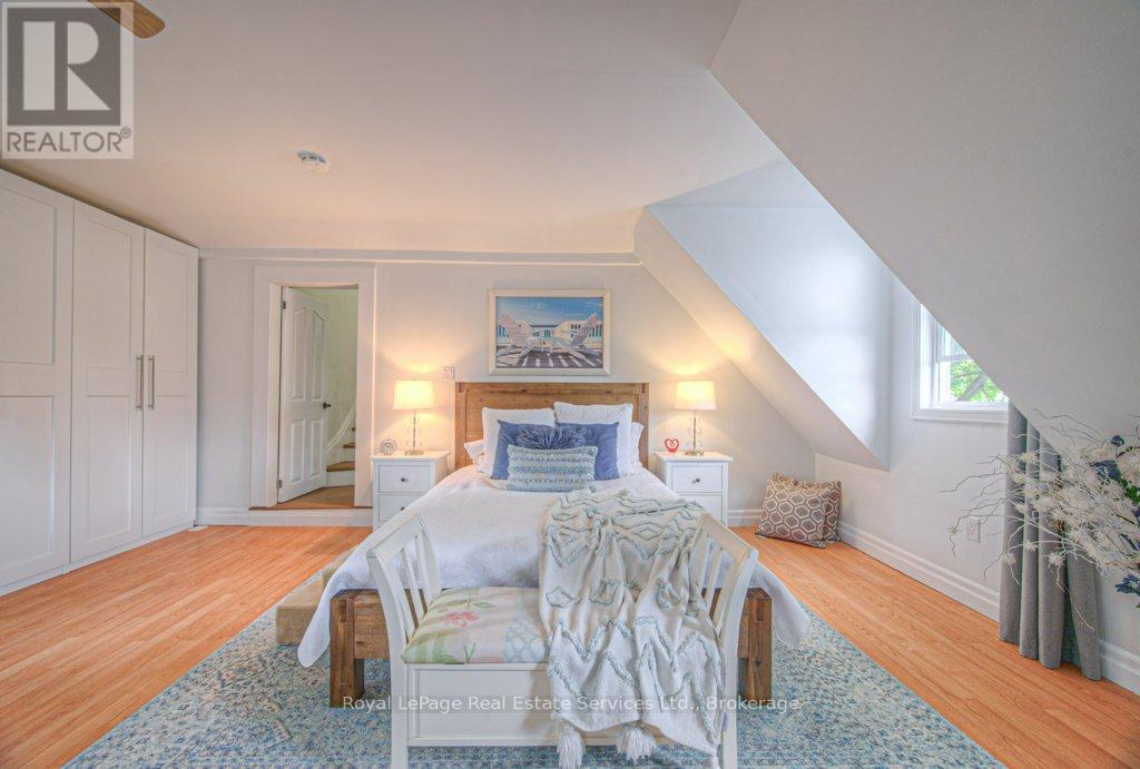 












92 ADAM STREET

,
Cambridge,




Ontario
N3C2K6

