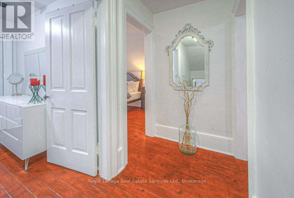 












92 ADAM STREET

,
Cambridge,




Ontario
N3C2K6

