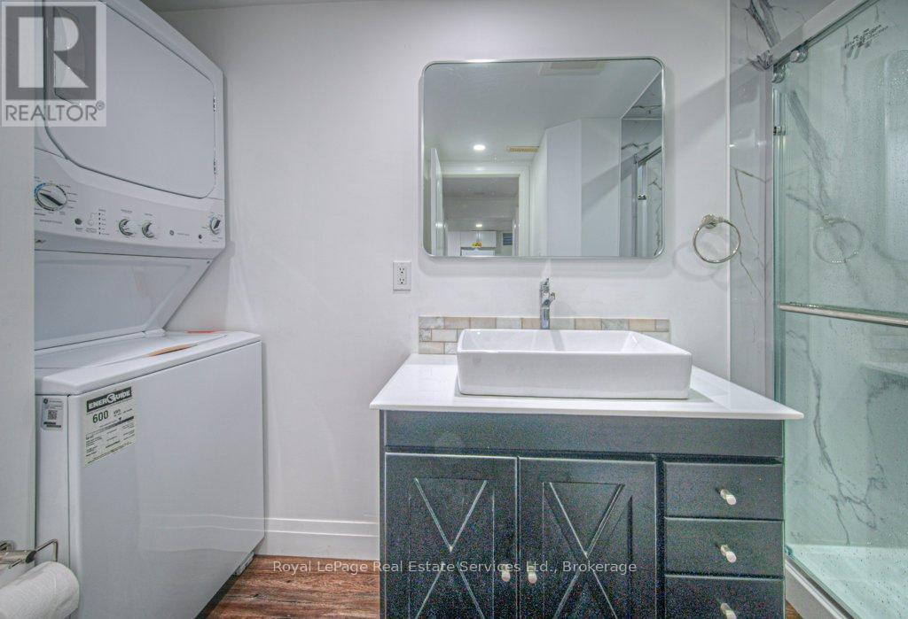 












92 ADAM STREET

,
Cambridge,




Ontario
N3C2K6

