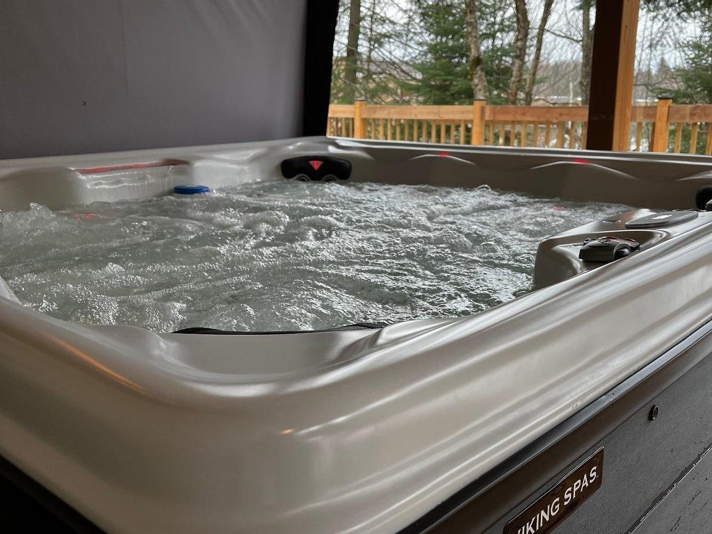 









1095


2e Avenue

,
Val-Morin,




QC
J0T2R0

