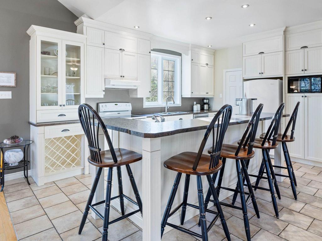 









1095


2e Avenue

,
Val-Morin,




QC
J0T2R0

