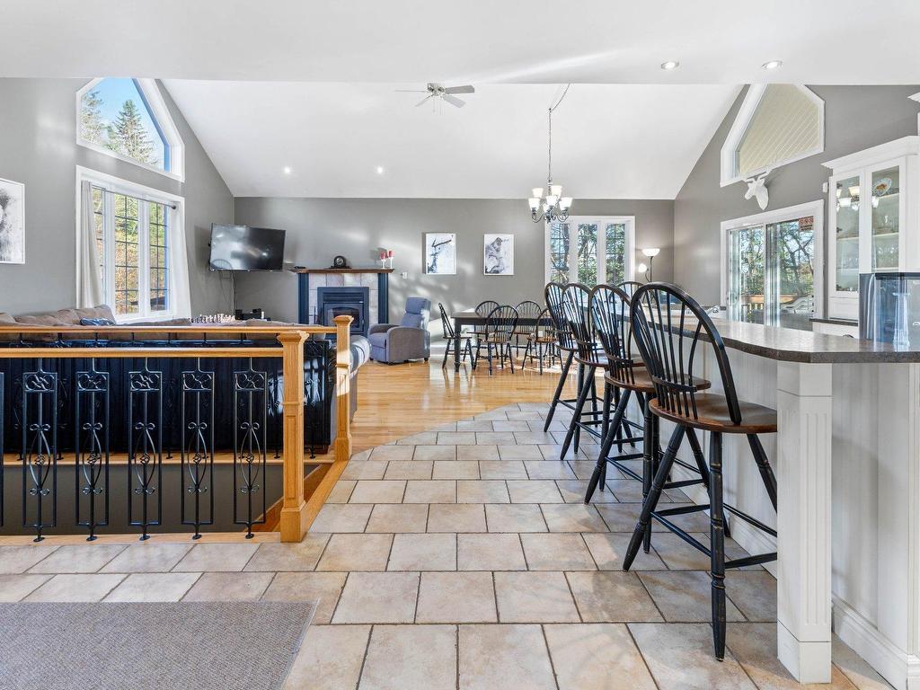 









1095


2e Avenue

,
Val-Morin,




QC
J0T2R0

